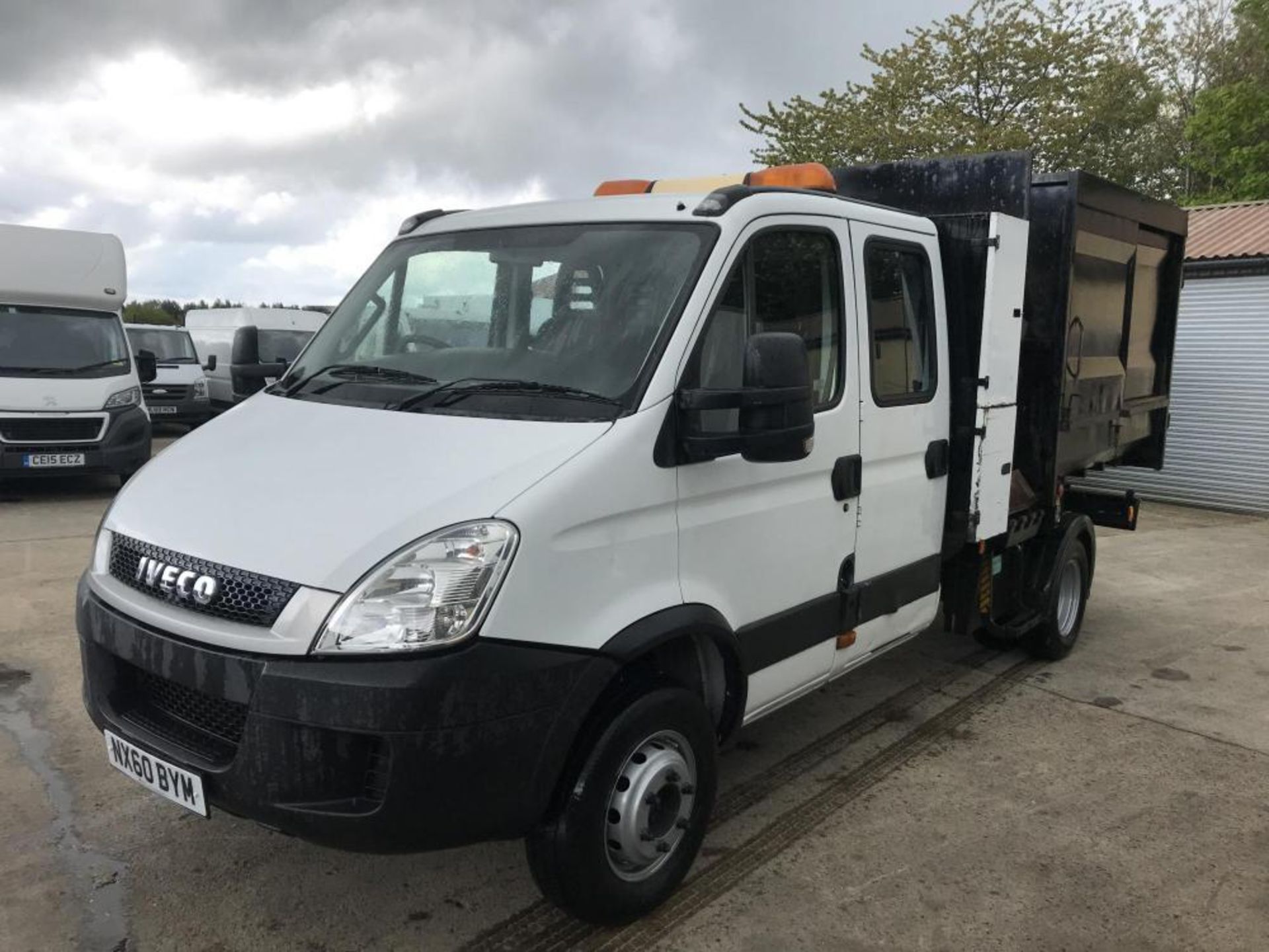 2010/60 REG IVECO DAILY 70C17 CREW CAB TIPPER EX-COUNCIL WITH SIDE BIN LIFT *PLUS VAT* - Bild 2 aus 12