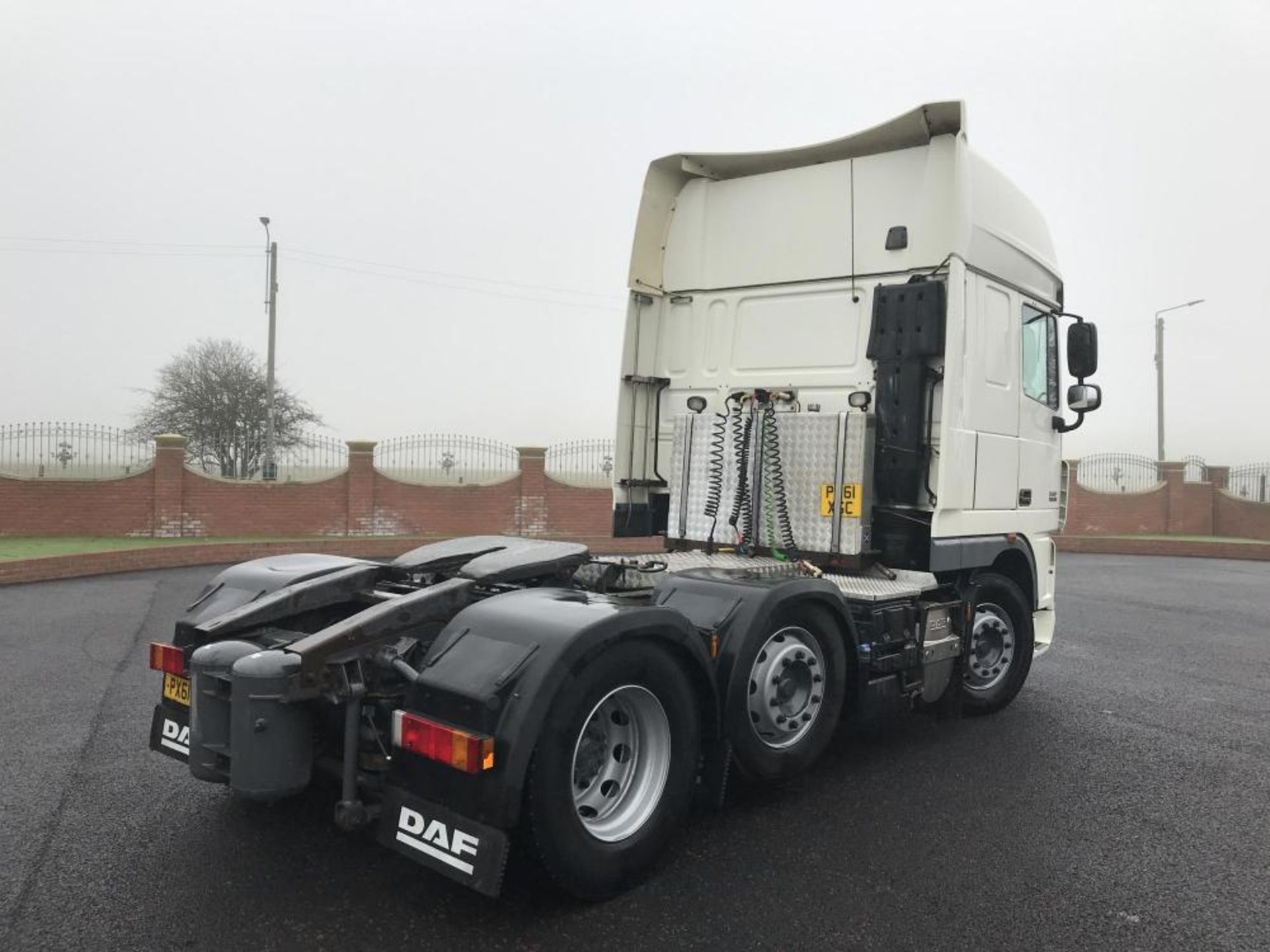 2011/61 REG DAF XF 105.460 SUPER SPACE TRACTOR UNIT 6X2 MANUAL GEARBOX AIR CON *PLUS VAT* - Image 4 of 19