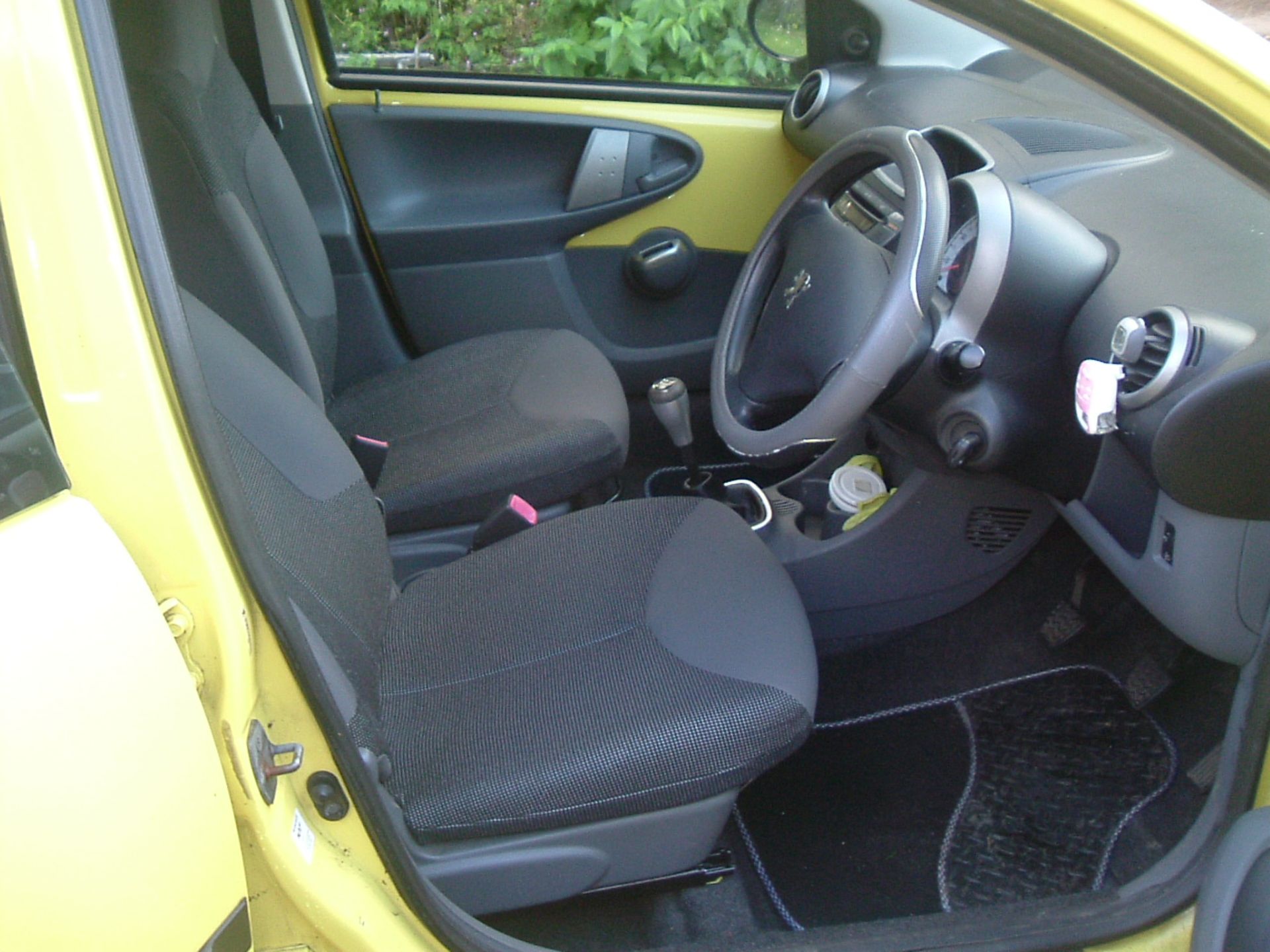 2007/07 REG PEUGEOT 107 URBAN YELLOW 1.0L PETROL 5 DOOR HATCHBACK, SHOWING 1 FORMER KEEPER *NO VAT* - Bild 5 aus 8