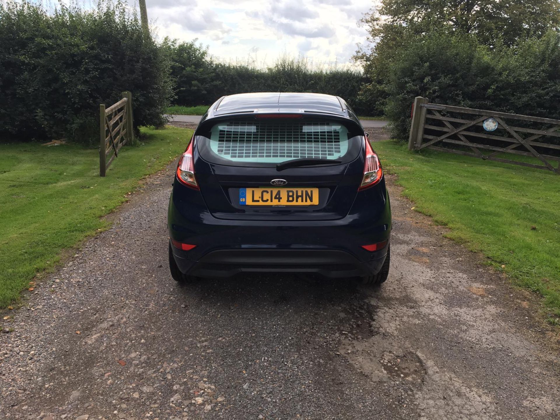 2014/14 REG FORD FIESTA ECONETIC TECH TDCI 1.6 DIESEL CAR DERIVED VAN, SHOWING 0 FORMER KEEPERS - Image 6 of 13