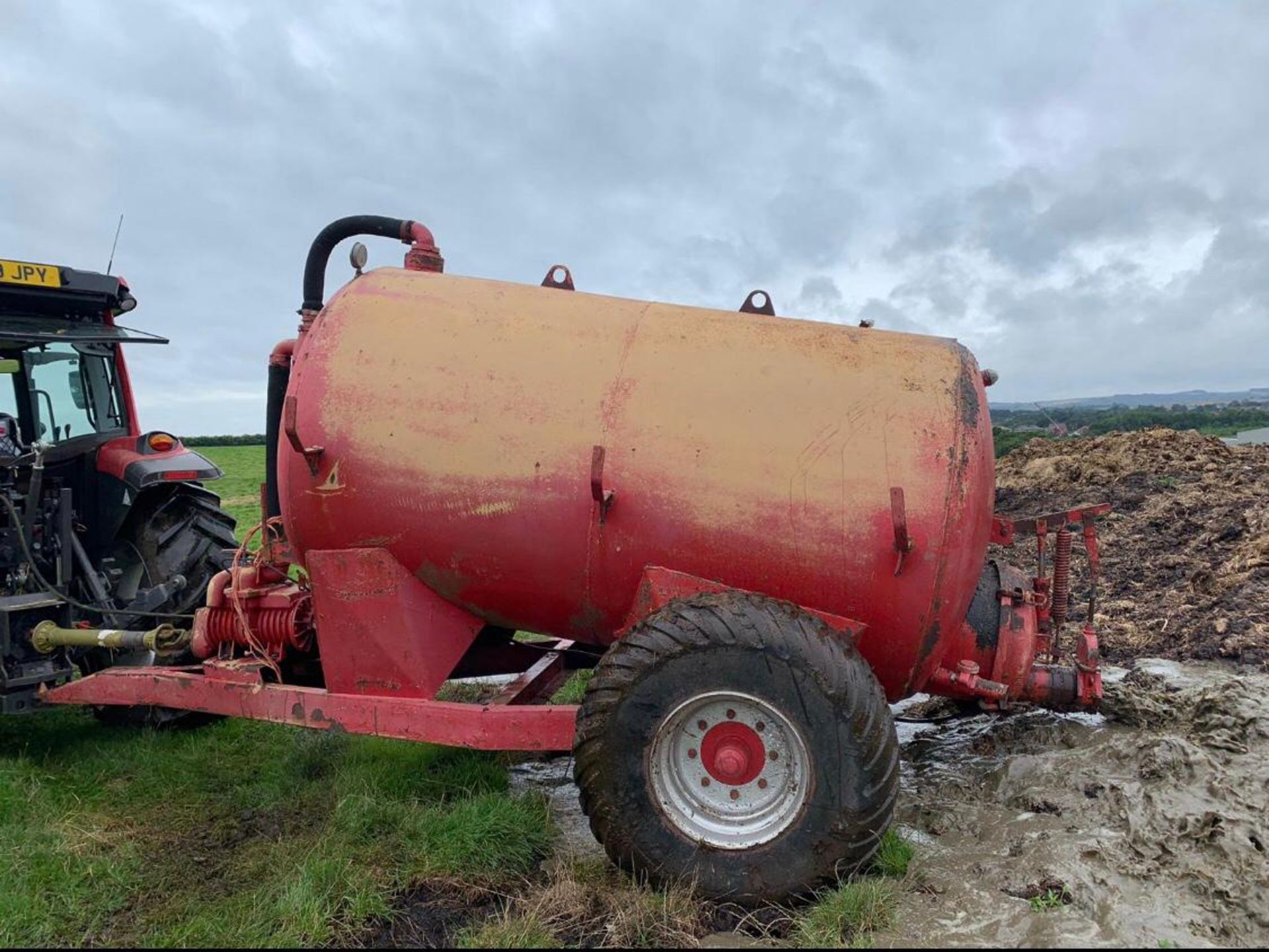VACUUM TANKER SLURRY TANKER, WORKS WELL, COMES WITH PIPE *NO VAT* - Image 8 of 9
