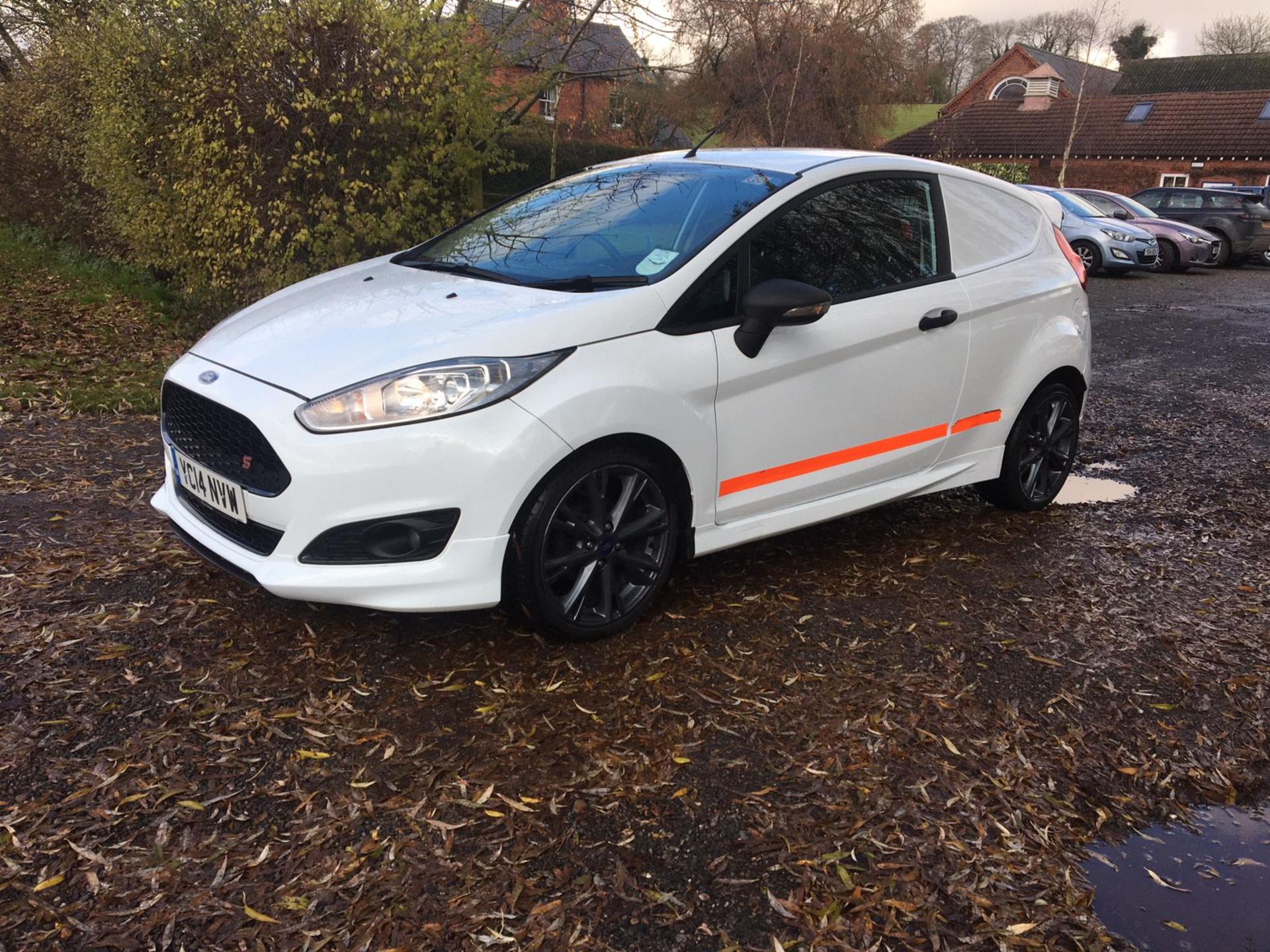 2014/14 REG FORD FIESTA ECONETIC TECH TDCI 1.6 DIESEL WHITE CAR/VAN, SHOWING 0 FORMER KEEPERS - Image 3 of 12