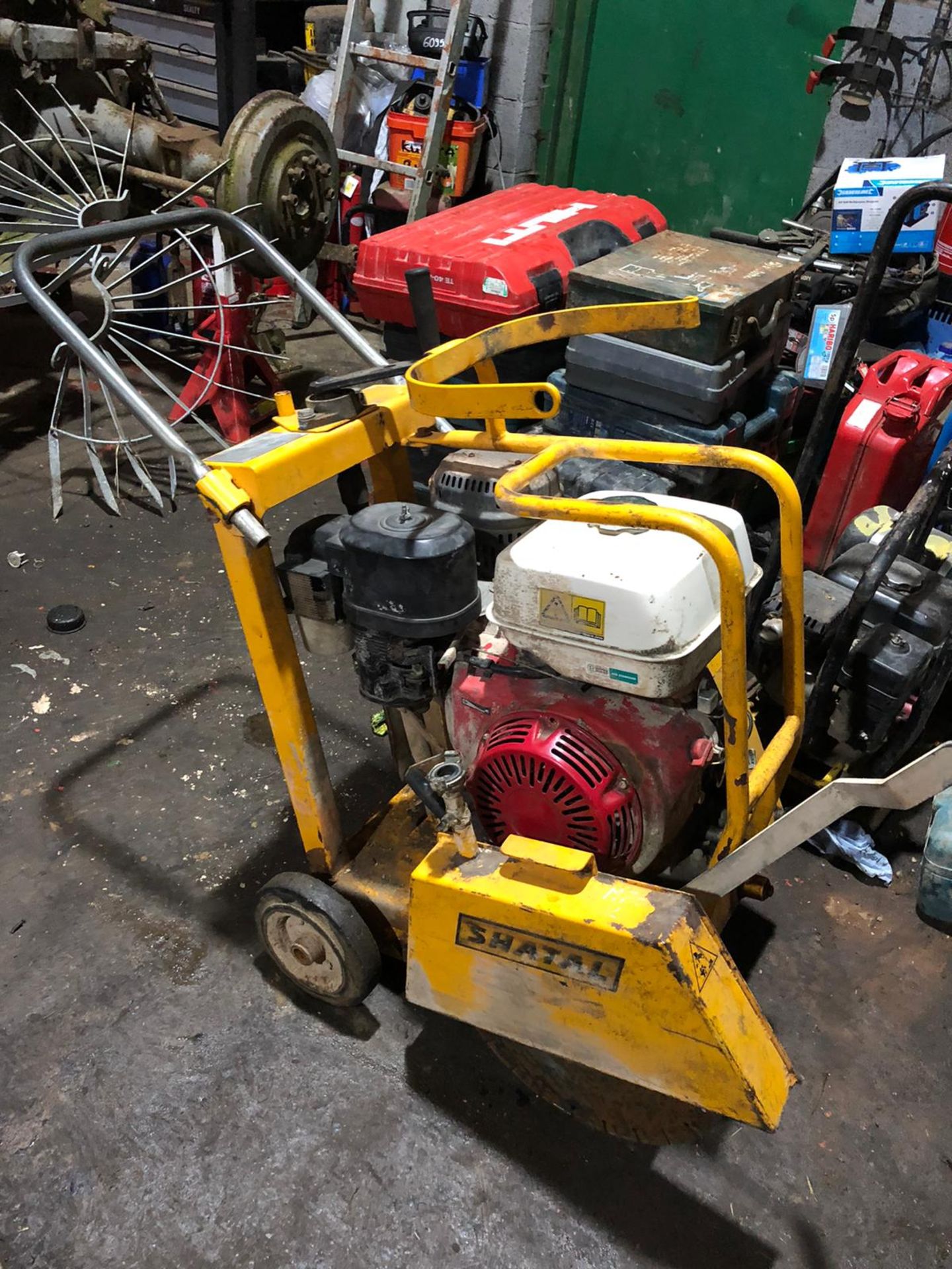 SHATAL CS402 FLOOR/ROAD SAW, HONDA GX390 ENGINE, RUNS AND WORKS WELL, IN GOOD CONDITION *NO VAT*