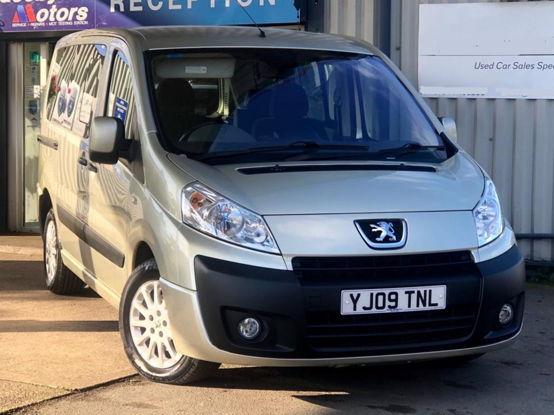 2009/09 REG PEUGEOT EXPERT TEPEE LEISURE 6S 2.0 DIESEL GOLD MPV, SHOWING 2 FORMER KEEPERS *NO VAT*