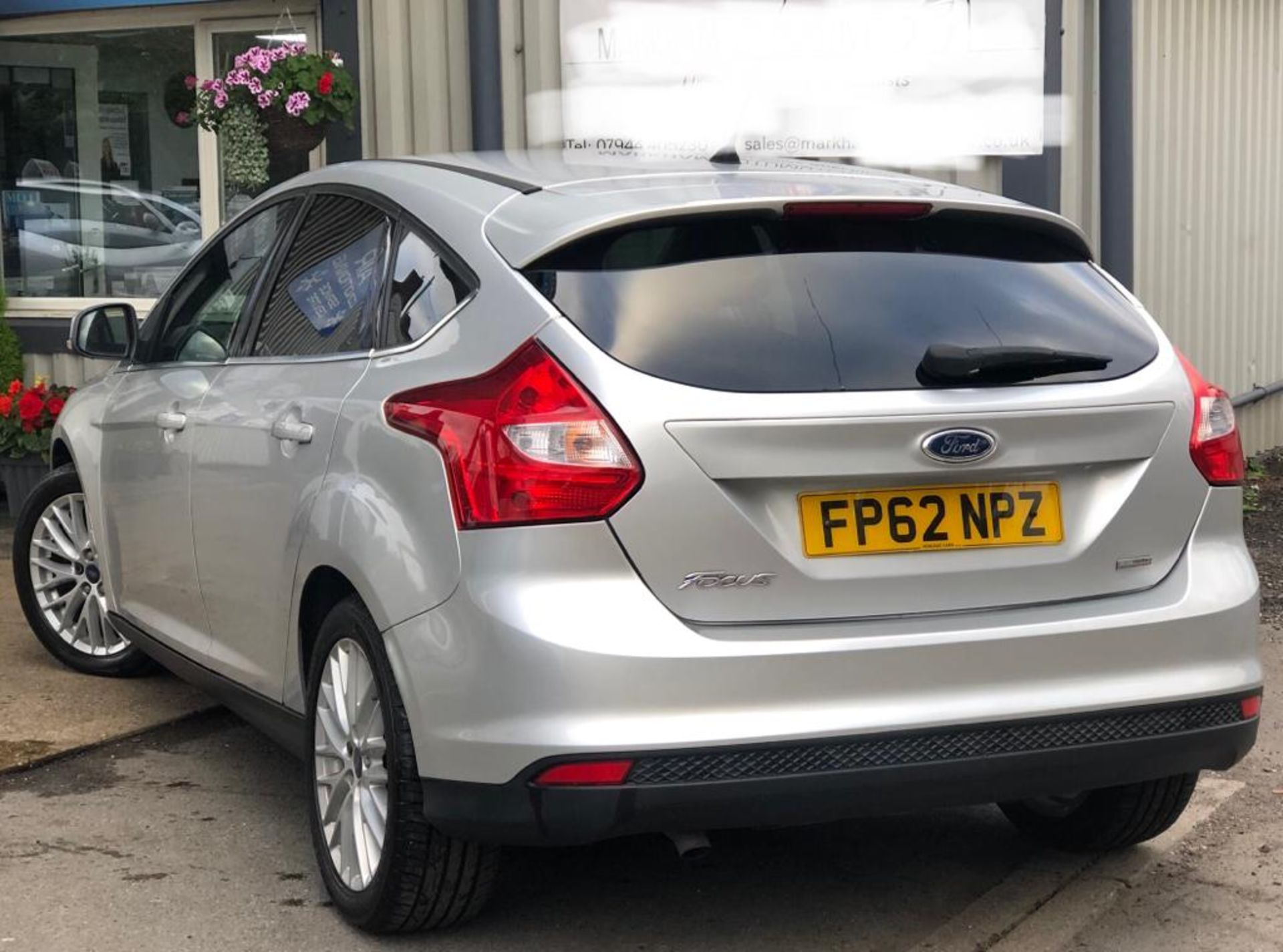 2012/62 REG FORD FOCUS ZETEC TDCI 1.6 DIESEL SILVER 5 DOOR HATCHBACK, SHOWING 2 FORMER KEEPERS - Image 3 of 20