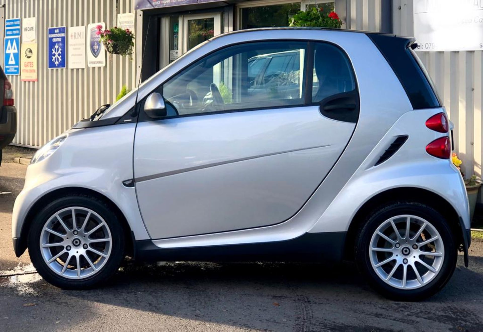 2010/10 REG SMART FORTWO PASSION CD 54 AUTOMATIC 800CC DIESEL COUPE, SHOWING 2 FORMER KEEPERS - Image 3 of 10