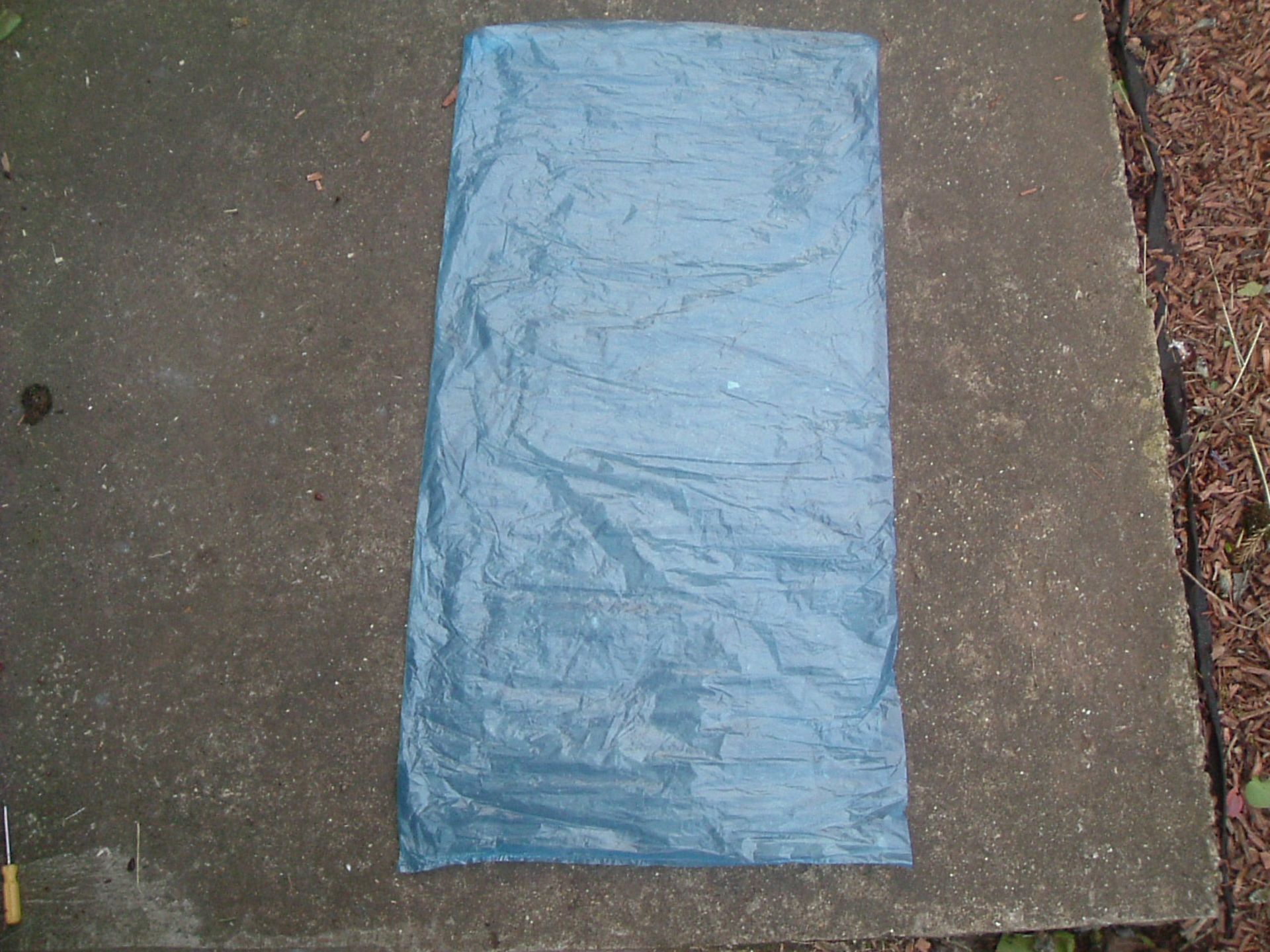 TEN BOXES OF BLUE POLYTHENE BAGS ALL NEW AND IN SEALED BOXES SIZE 420MM X 860MM *NO VAT*