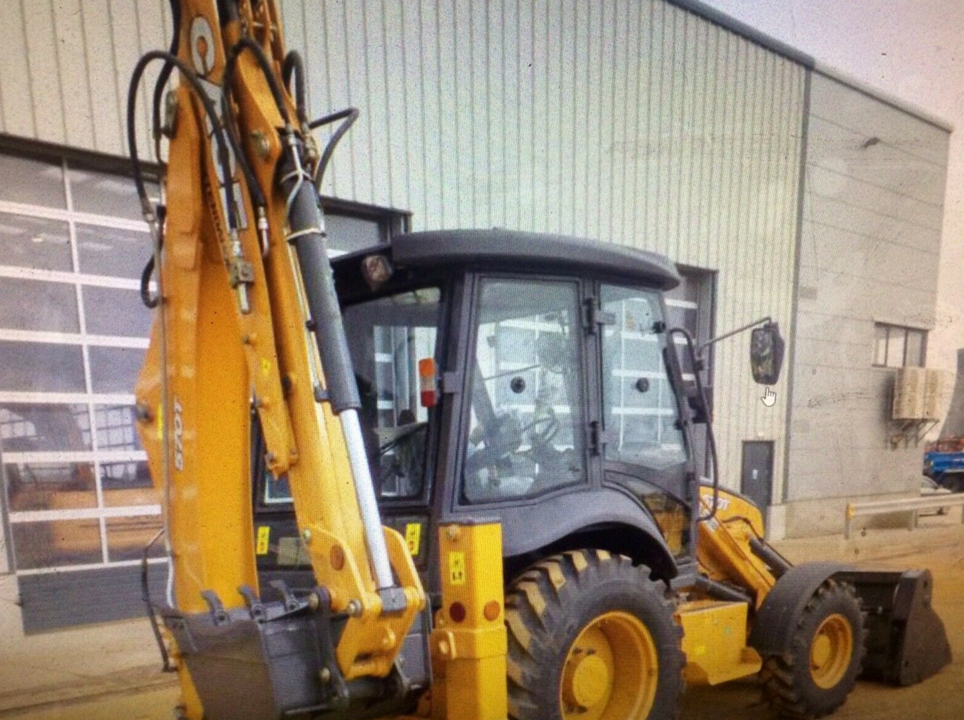 2019 CASE 570T BACKHOE LOADER DIGGER - Image 3 of 3