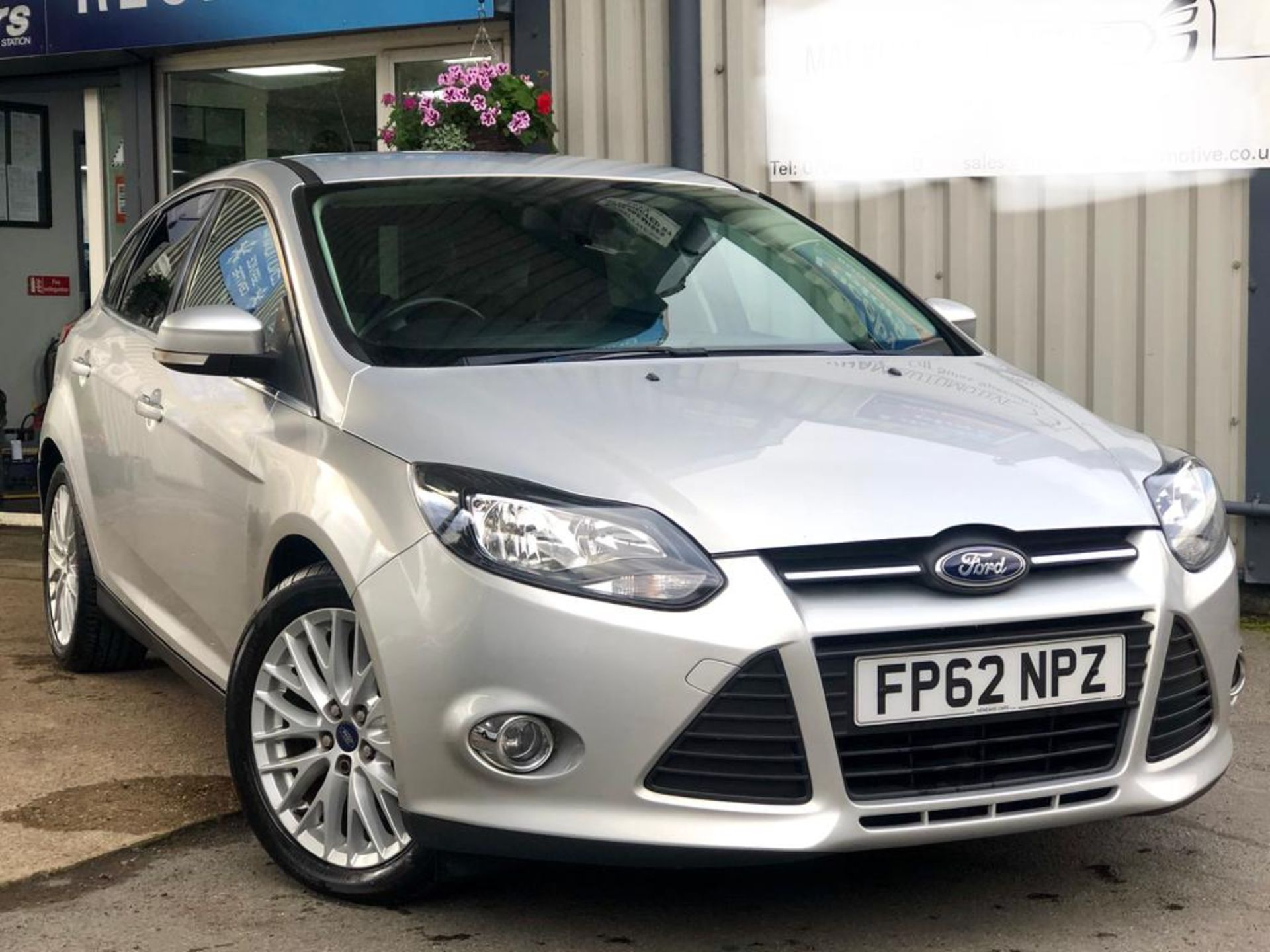 2012/62 REG FORD FOCUS ZETEC TDCI 1.6 DIESEL SILVER 5 DOOR HATCHBACK, SHOWING 2 FORMER KEEPERS