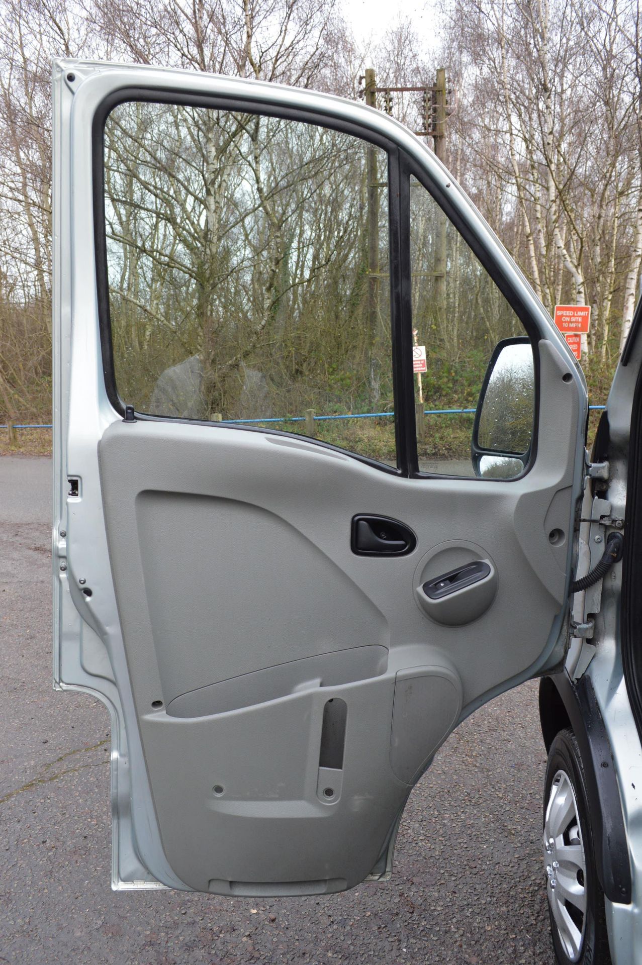 SUPER RARE 2010 RENAULT MASTER SL28 DCI 100 AUTO 2.5 DIESEL GREY DISABLED MINIBUS WITH RICON LIFT - Image 21 of 43