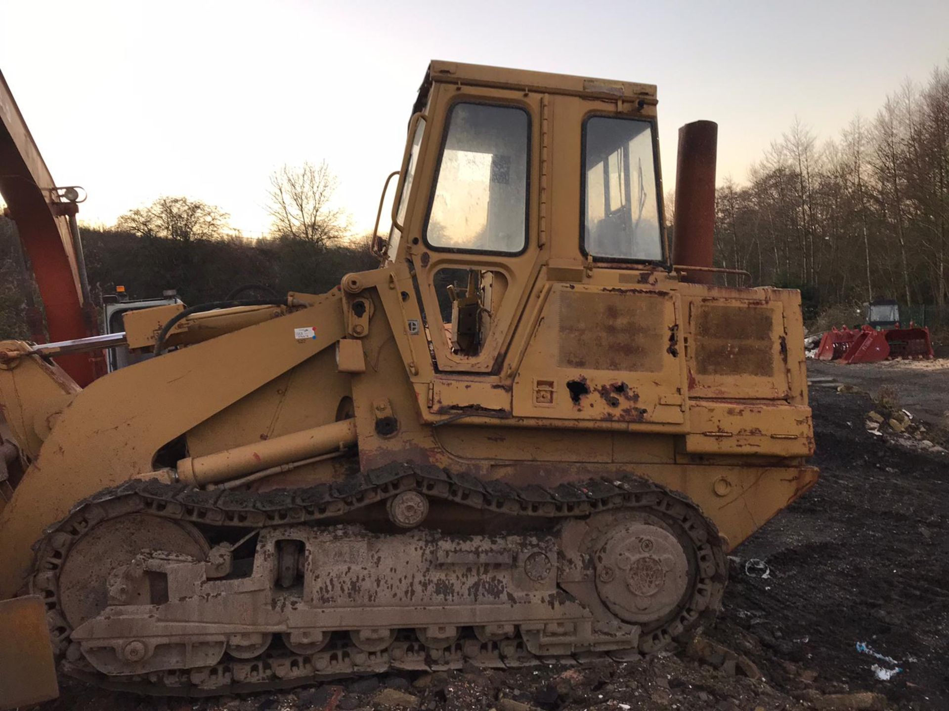 CATERPILLAR 953 TRACKED CRAWLER DOZER, RUNS AND WORKS, SHOWING 10,658 HOURS *PLUS VAT* - Image 2 of 6