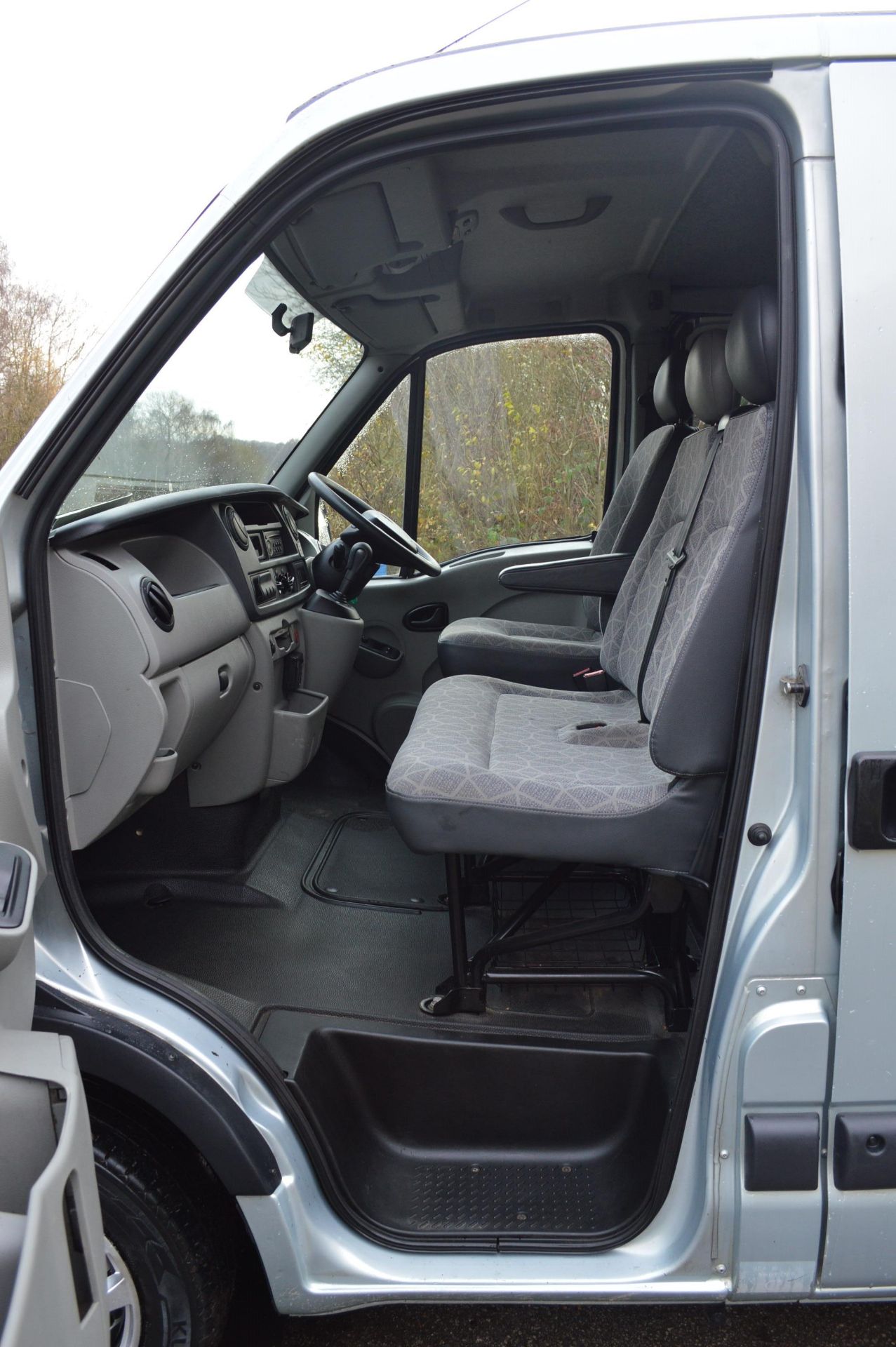 SUPER RARE 2010 RENAULT MASTER SL28 DCI 100 AUTO 2.5 DIESEL GREY DISABLED MINIBUS WITH RICON LIFT - Image 22 of 43