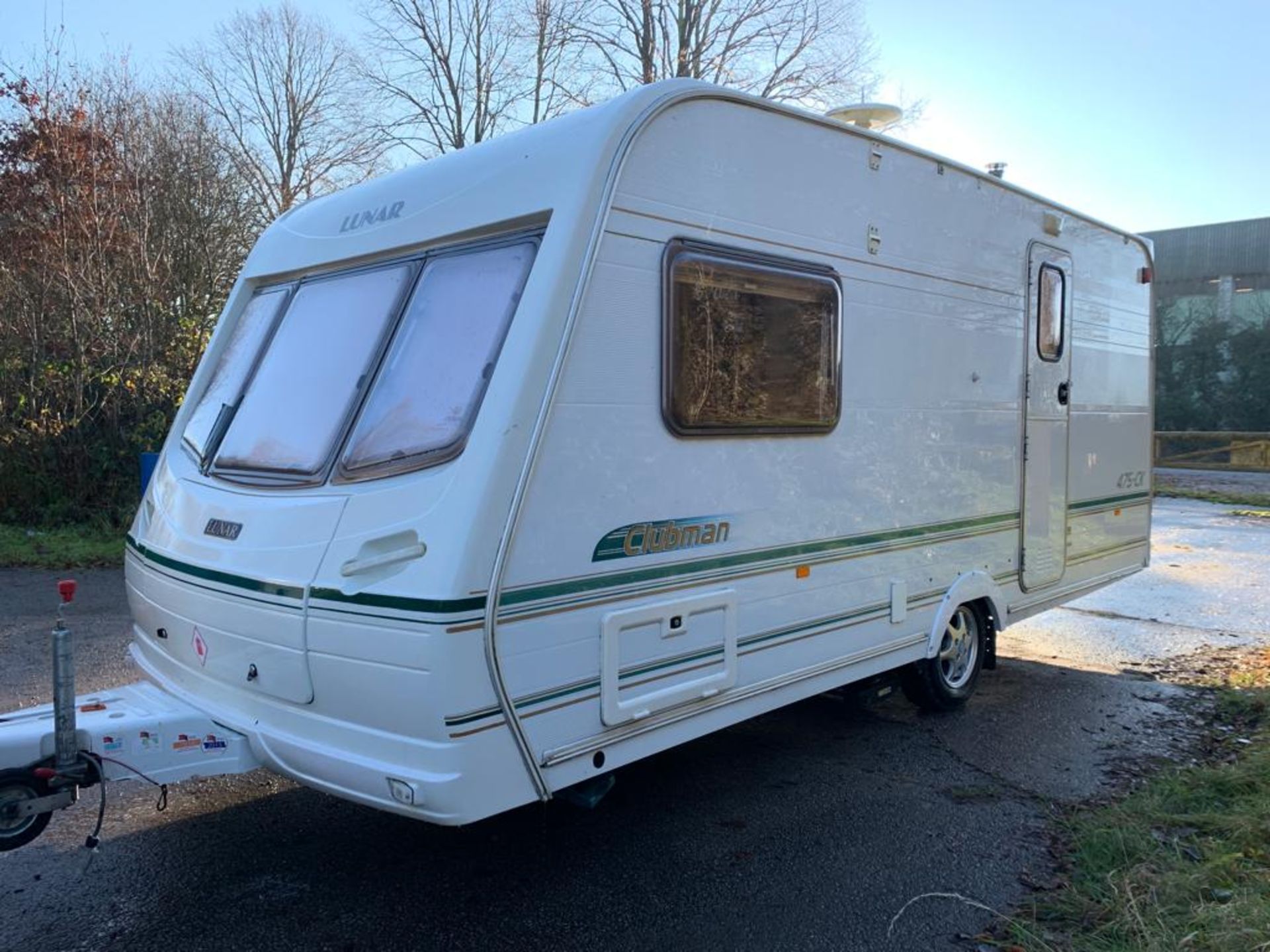 LUNAR CLUBMAN 475-CK SINGLE AXLE 2 BERTH CARAVAN *NO VAT*