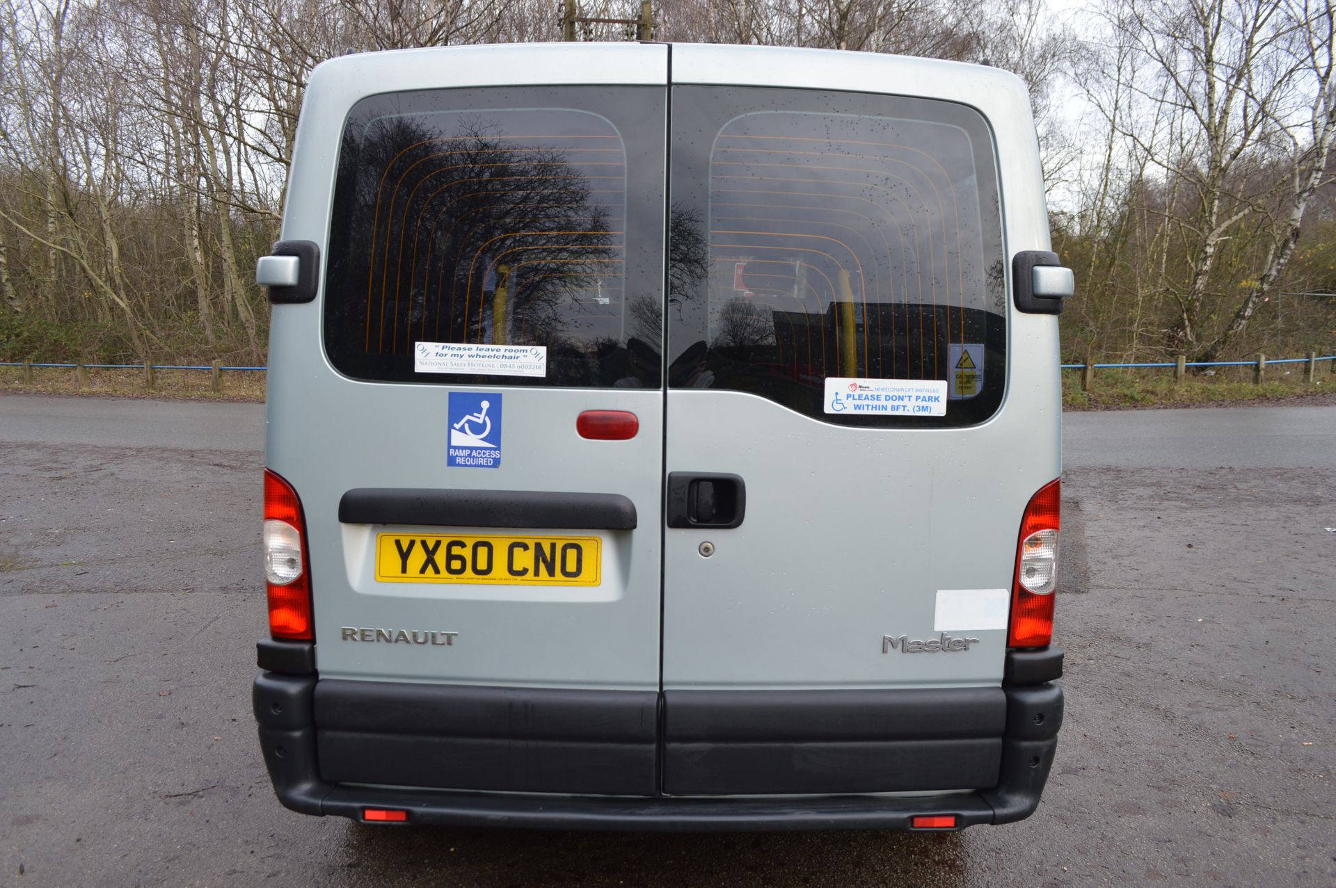 SUPER RARE 2010 RENAULT MASTER SL28 DCI 100 AUTO 2.5 DIESEL GREY DISABLED MINIBUS WITH RICON LIFT - Image 5 of 43