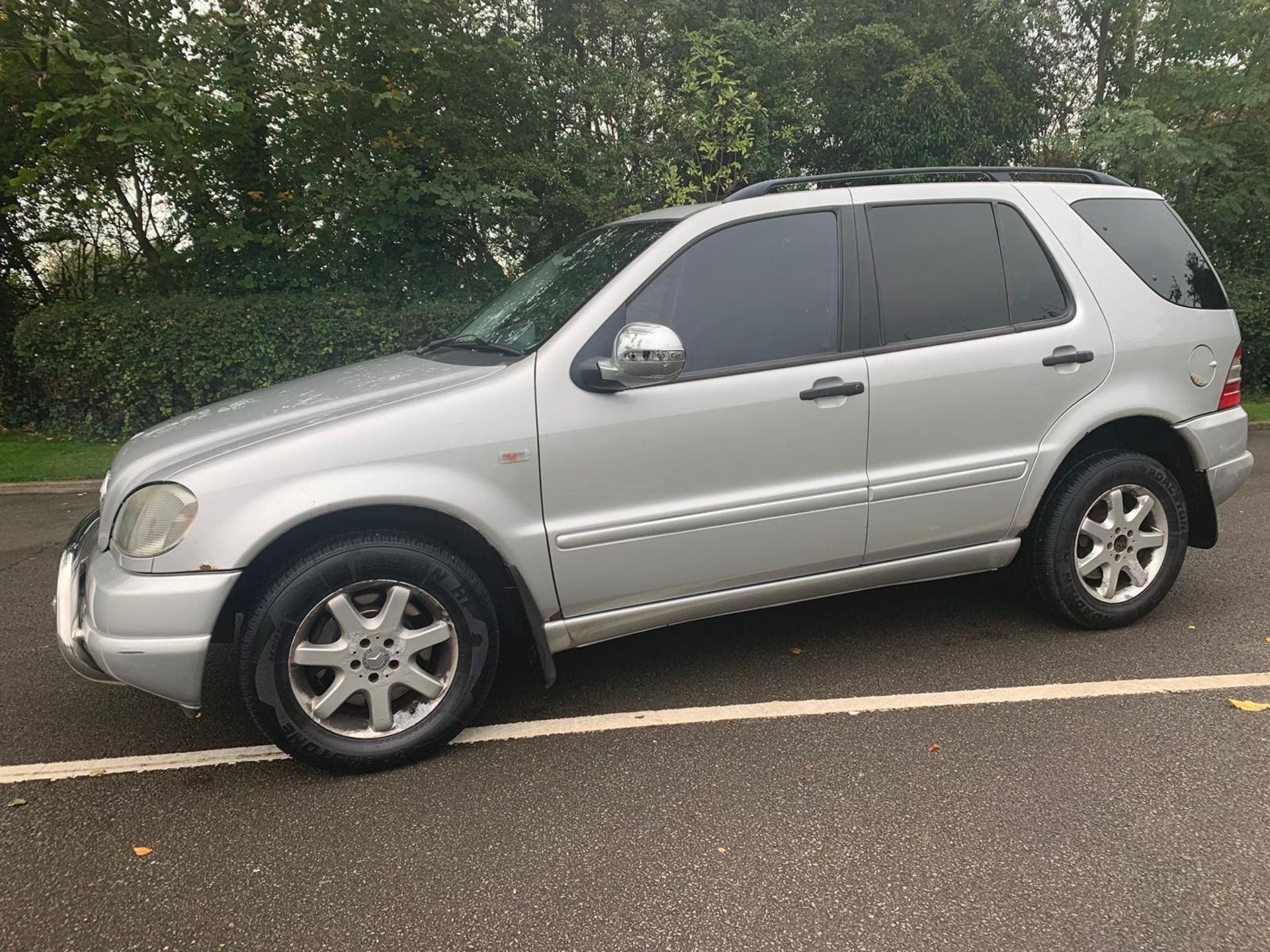 1999/T REG MERCEDES ML 430 AUTO 4.3L PETROL SILVER, SERVICE HISTORY PRESENT *NO VAT* - Image 3 of 17