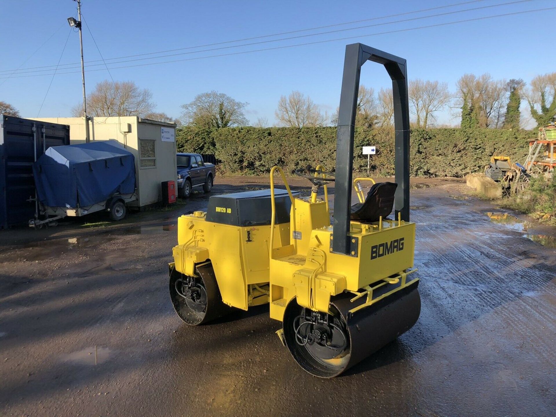 1998 BOMAG BW120 VIBRATING RIDE ON ROLLER COMPACTOR, RUNS AND WORKS *PLUS VAT* - Image 3 of 4