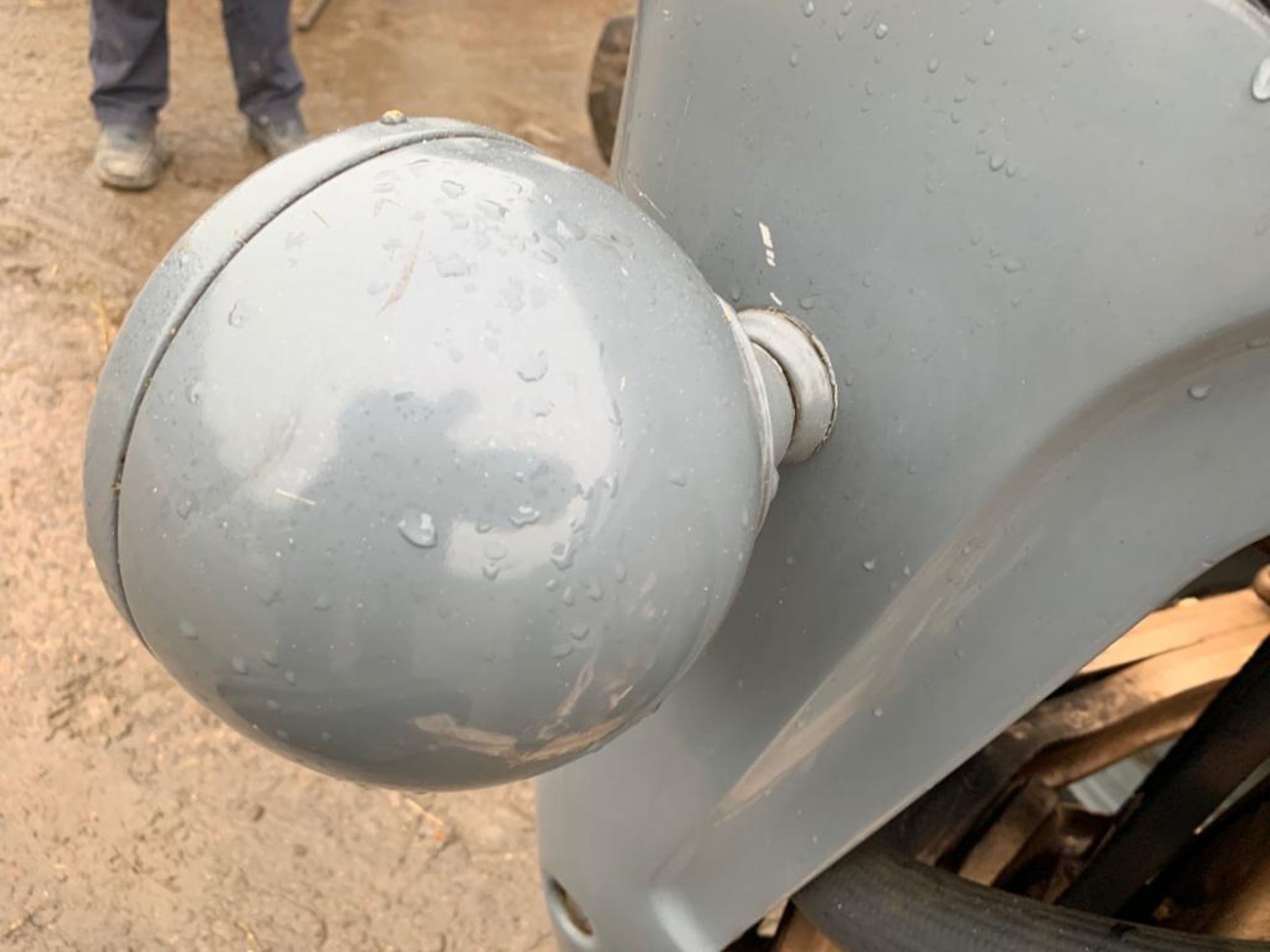 VINTAGE MASSEY FERGUSON DIESEL FARM TRACTOR GREY / GOLD, RUNS AND WORKS *PLUS VAT* - Image 7 of 8