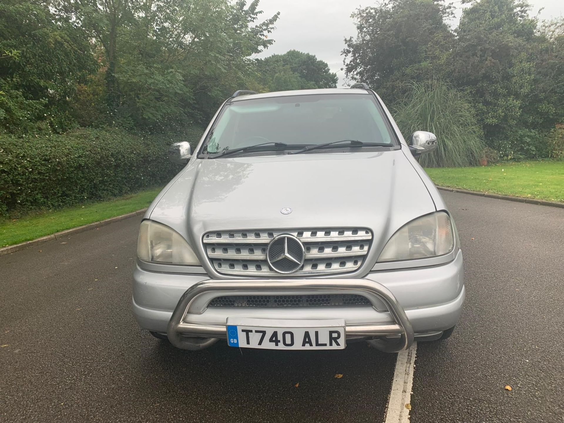 1999/T REG MERCEDES ML 430 AUTO 4.3L PETROL SILVER, SERVICE HISTORY PRESENT *NO VAT* - Image 2 of 17