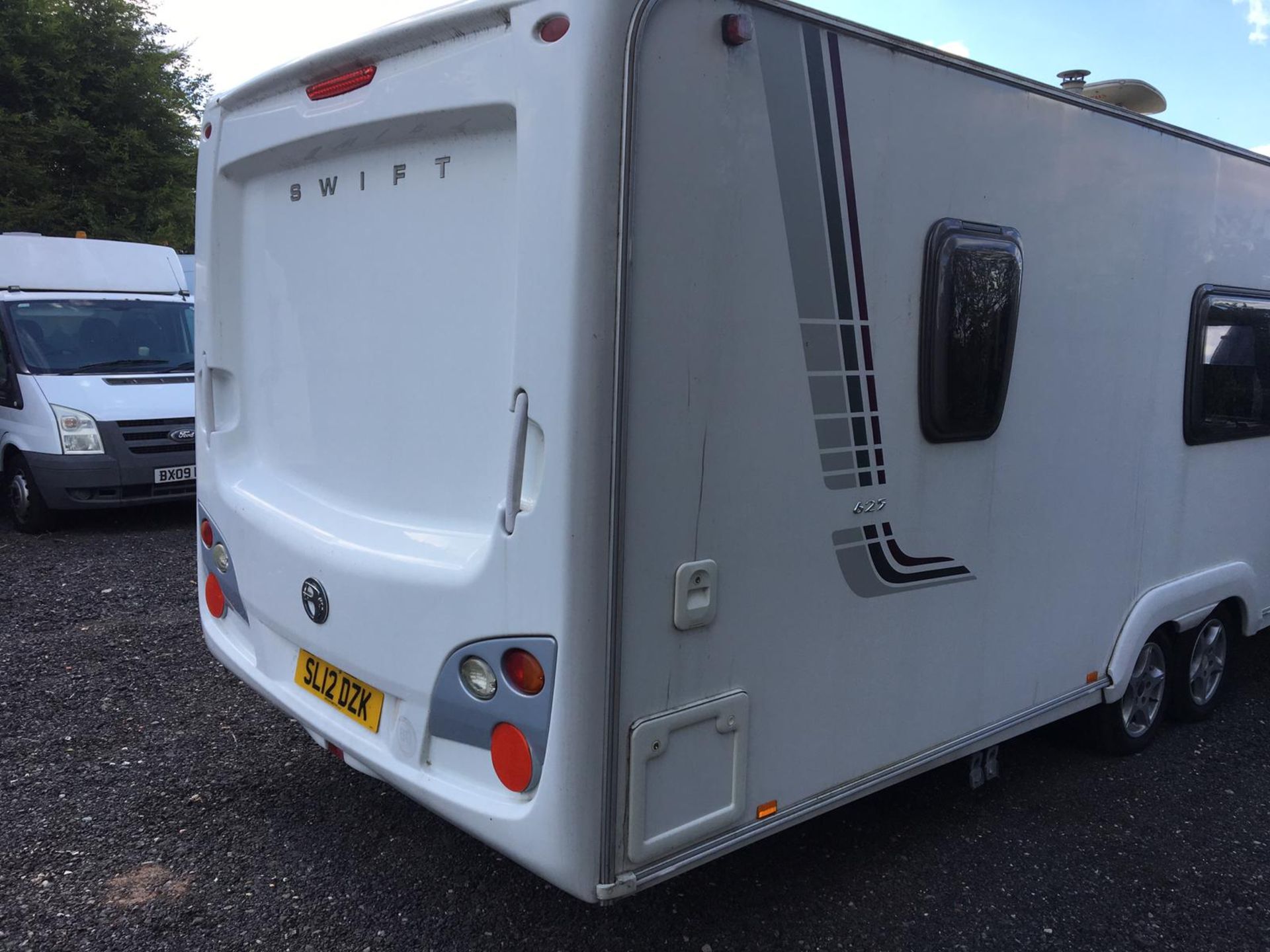 SWIFT CHALLENGER 625 TWIN AXLE 6 BERTH CARAVAN, YEAR 2009, CRIS DOCUMENT PRESENT *NO VAT* - Image 5 of 22