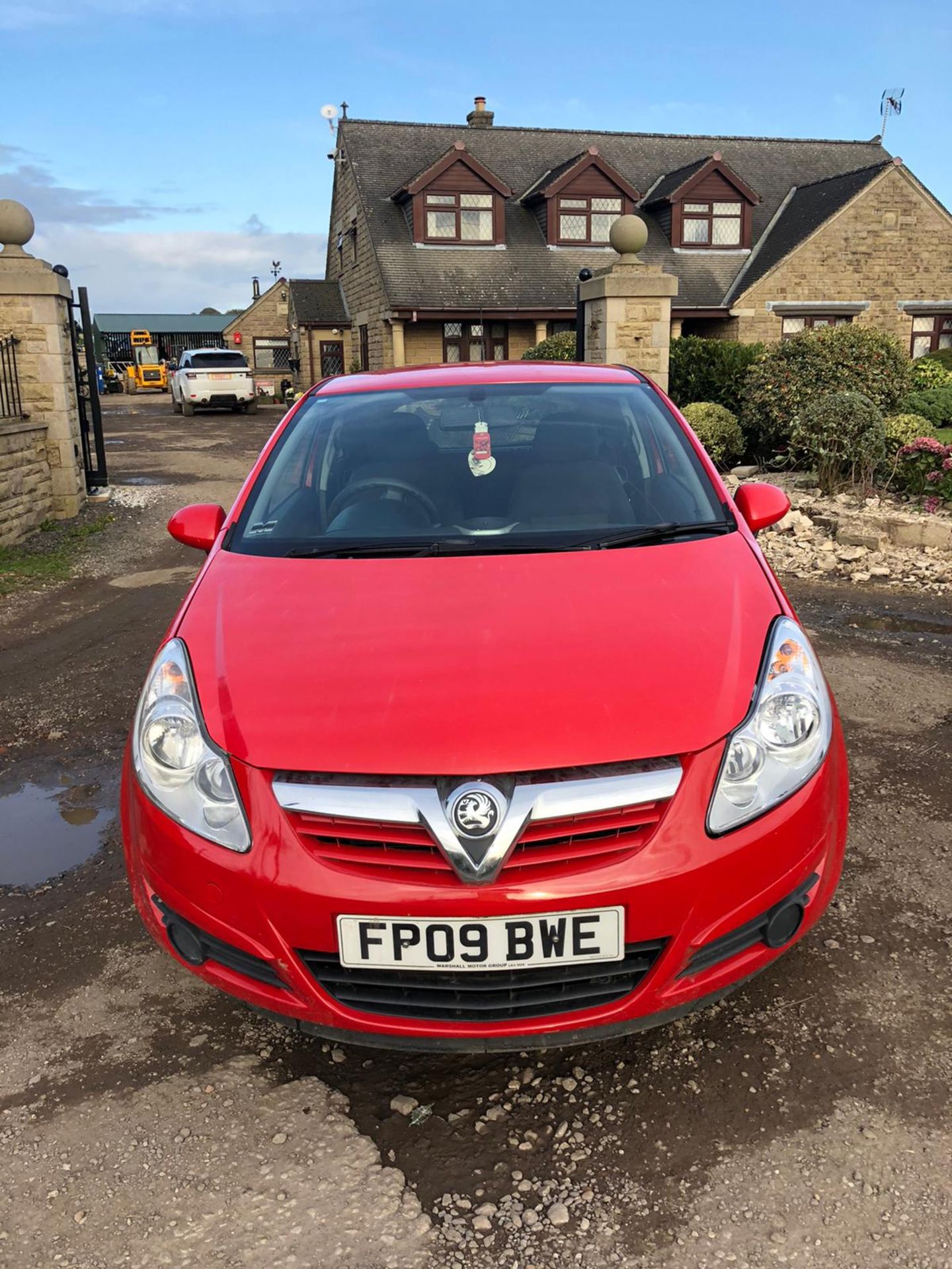 2009/09 REG VAUXHALL CORSA ACTIVE 1.0 PETROL RED 3 DOOR HATCHBACK, SHOWING 4 FOMER KEEPERS *NO VAT* - Image 2 of 10