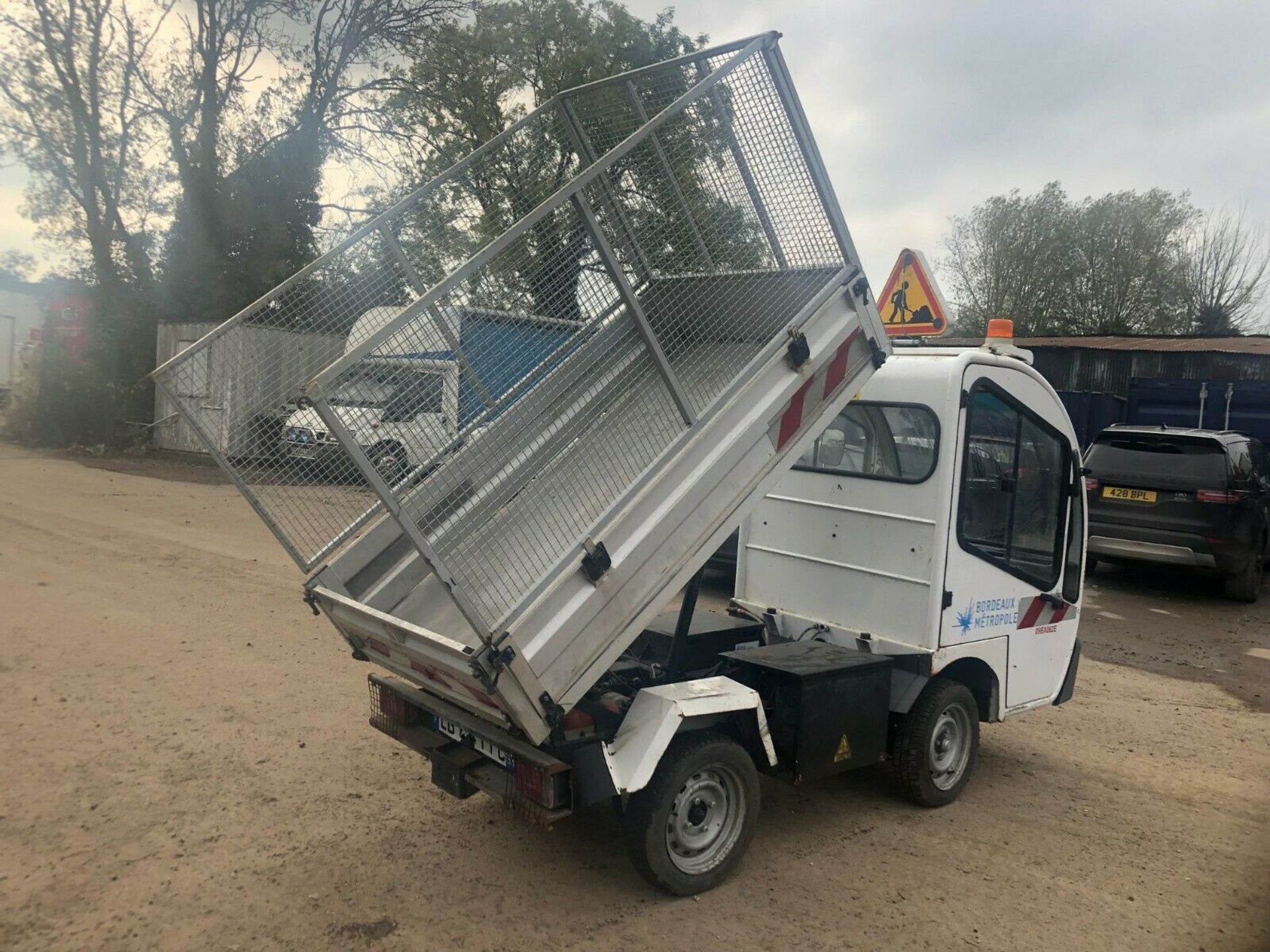 2006 GOUPIL G3 ELECTRIC CAGED TIPPER TRUCK, 240V CHARGER, FRENCH REGISTERED, 1 OF 2 *PLUS VAT* - Image 4 of 6
