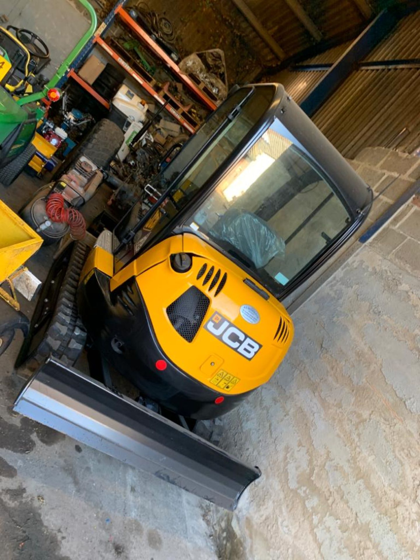 BRAND NEW & UNUSED JCB 8026 CTS TRACKED CRAWLER MINI EXCAVATOR / DIGGER - C/W 3 X BUCKETS *PLUS VAT* - Image 5 of 5