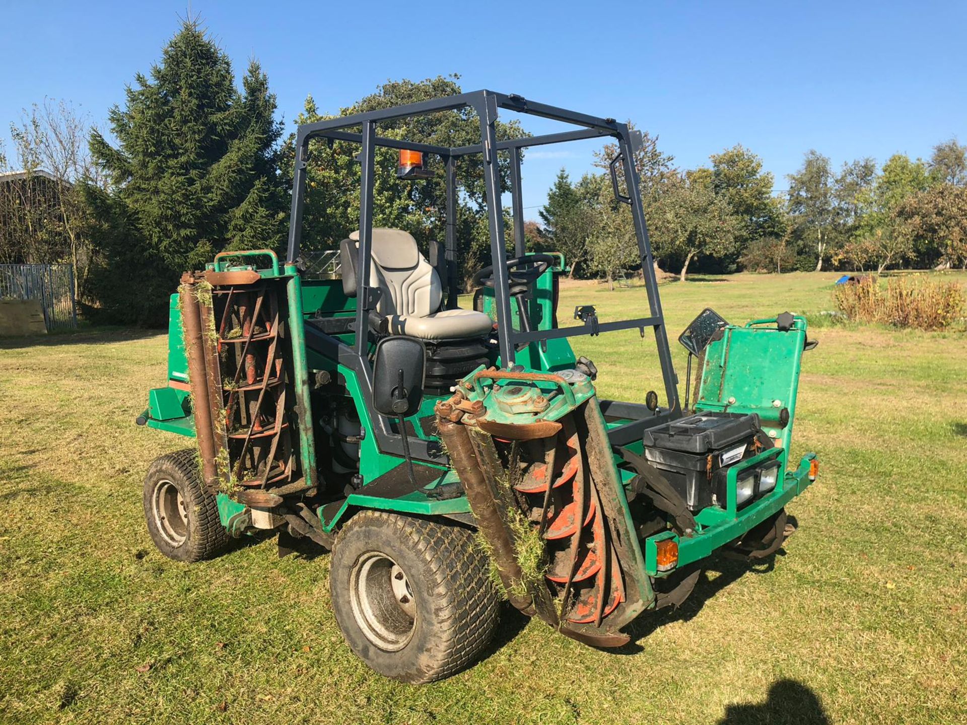 2012 RANSOMES COMMANDER 3520 OPEN CAB 5 GANG MOWER *PLUS VAT* - Image 3 of 18