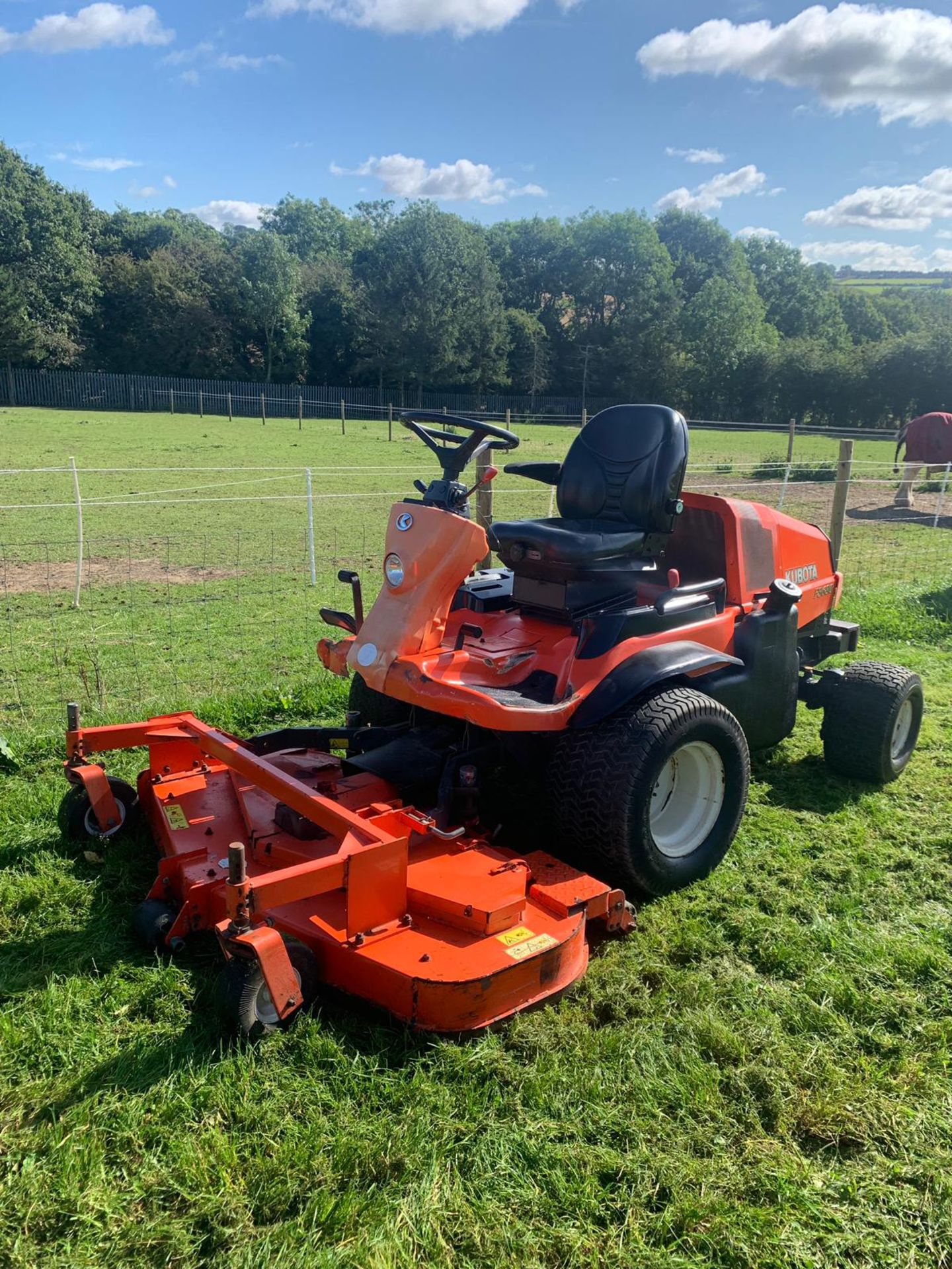 2012 KUBOTA F3680 OUT FRONT 4WD HST MOWER, TURF TYRES, 35 HP DIESEL ENGINE *PLUS VAT* - Image 5 of 15