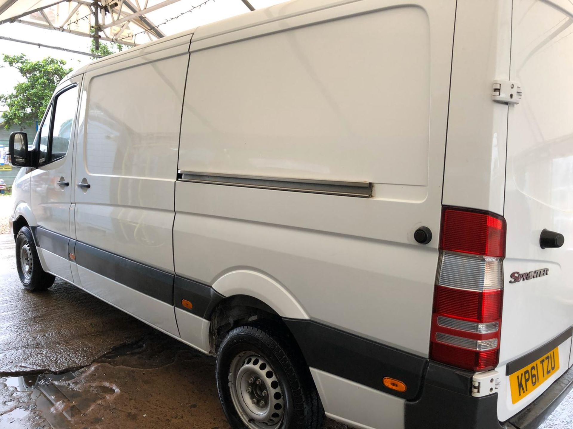 2011/61 REG MERCEDES-BENZ SPRINTER 313 CDI 2.2 DIESEL WHITE PANEL VAN, SHOWING 2 FORMER KEEPERS - Image 4 of 14