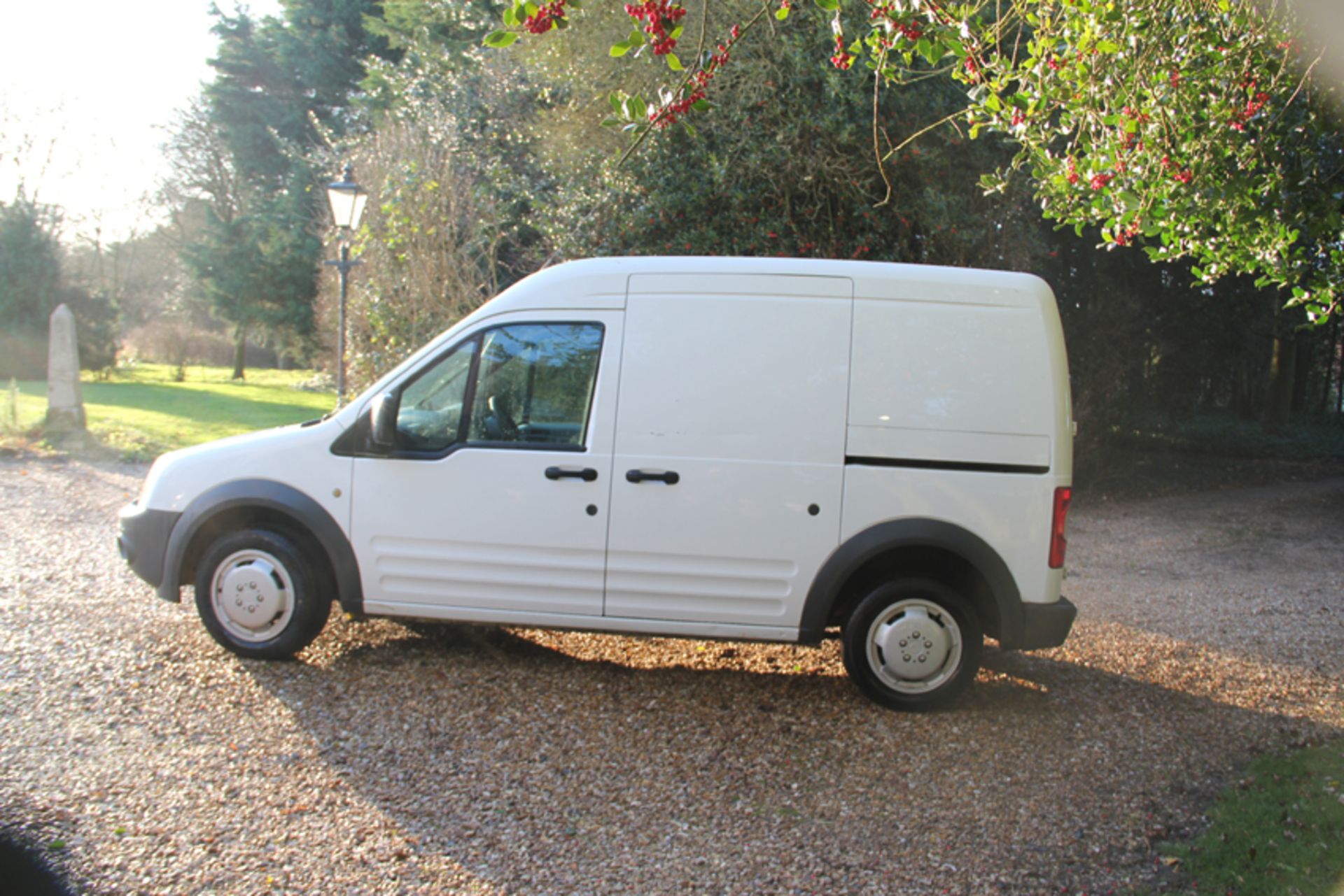 2010/10 REG FORD TRANSIT CONNECT 90 T230 1.8 DIESEL PANEL VAN, SHOWING 2 FORMER KEEPERS *NO VAT* - Image 8 of 25