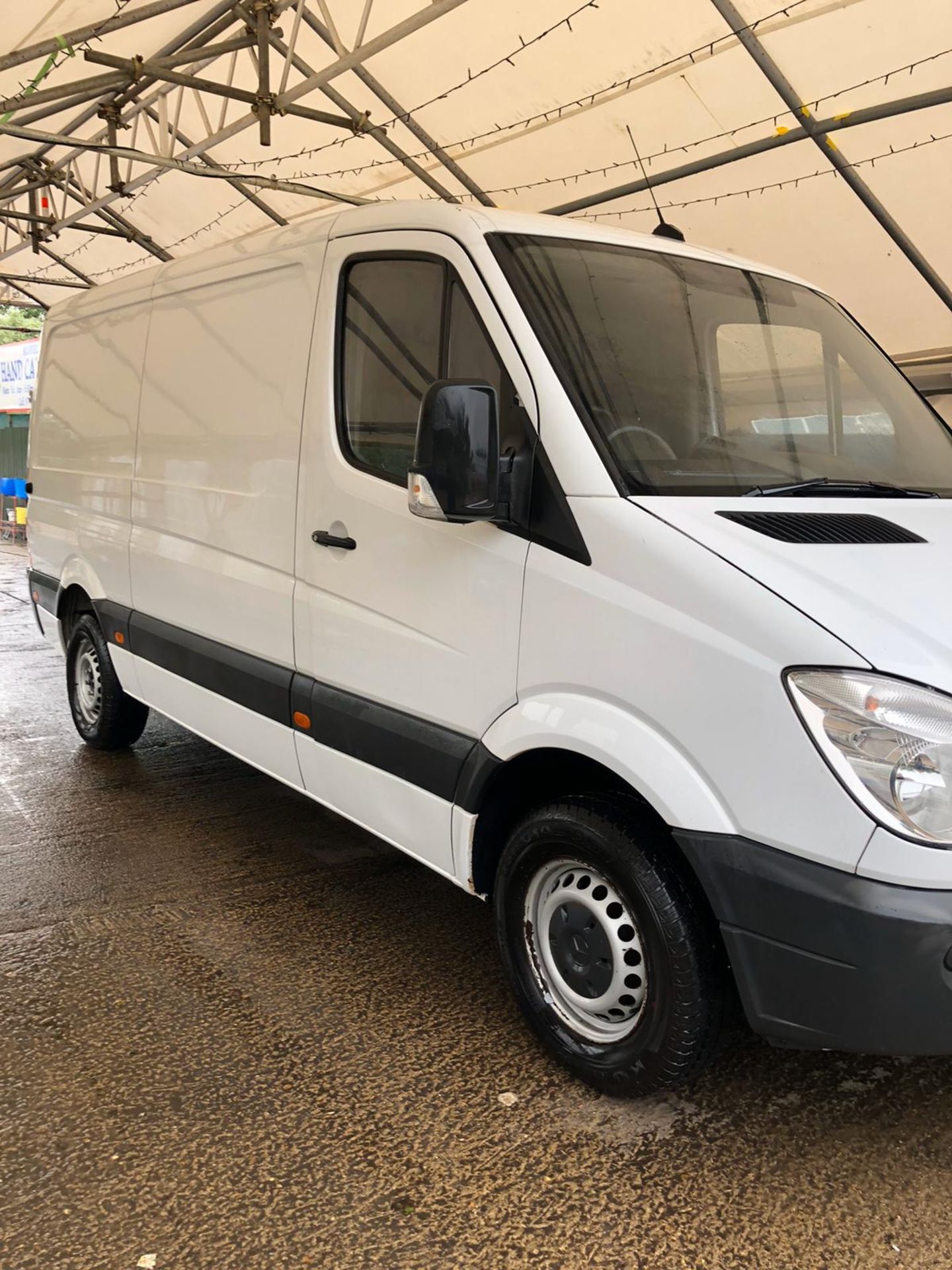 2011/61 REG MERCEDES-BENZ SPRINTER 313 CDI 2.2 DIESEL WHITE PANEL VAN, SHOWING 2 FORMER KEEPERS - Image 2 of 14