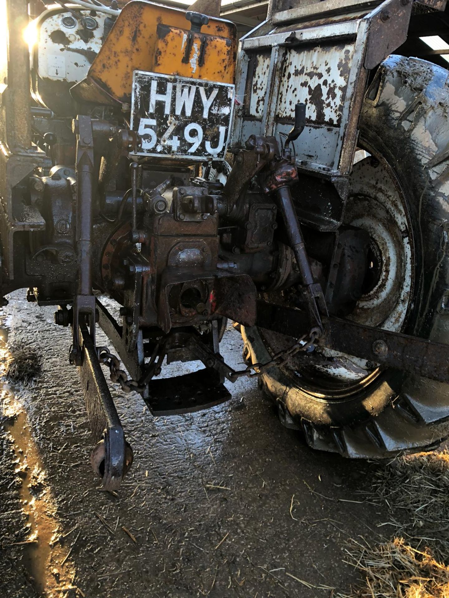 1971 DAVID BROWN 1200 TRACTOR, STARTS WITH A JUMP PACK, DRIVES AND LIFTS *PLUS VAT* - Image 4 of 16