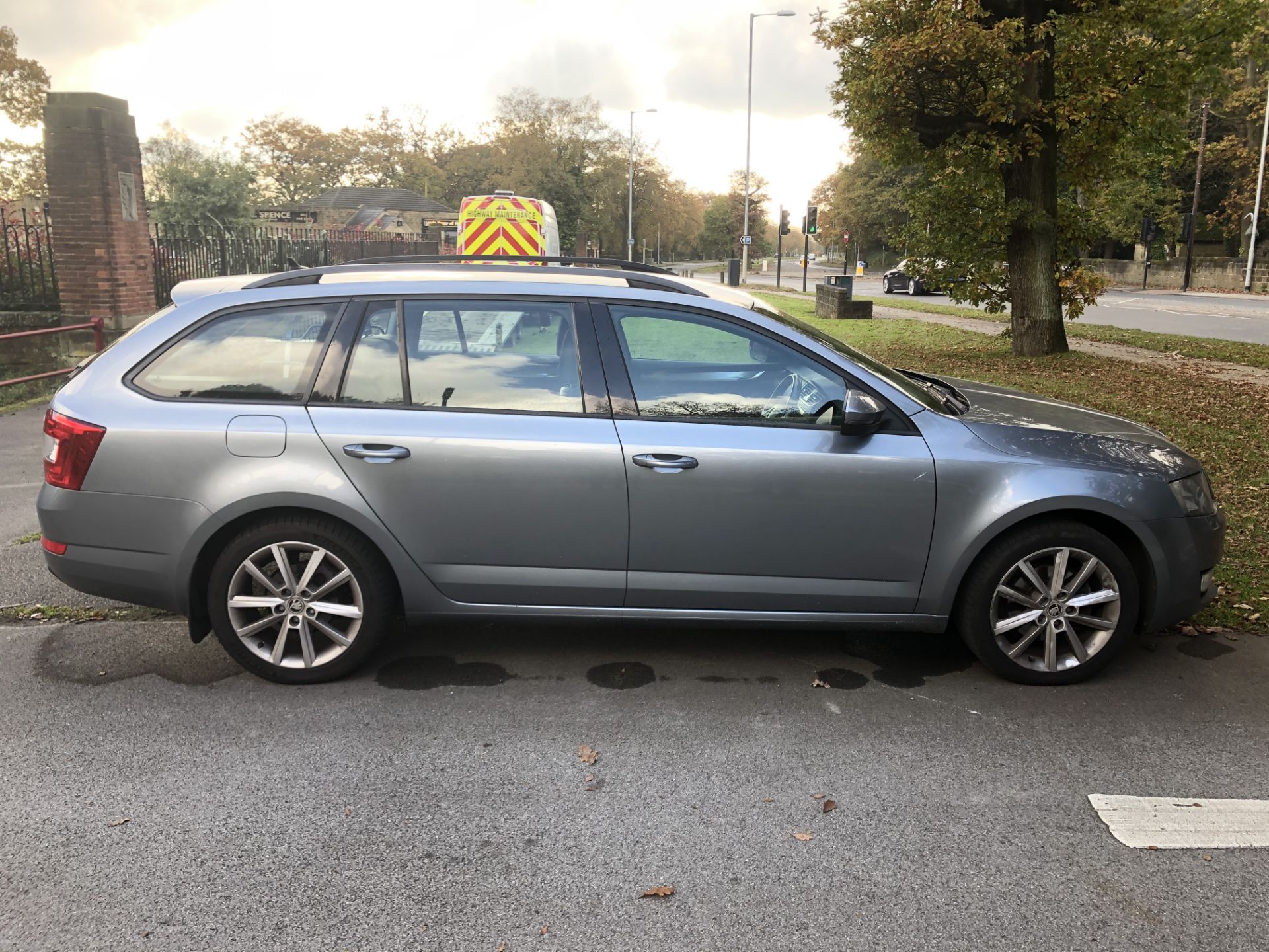 2013/63 REG SKODA OCTAVIA ELEGANCE TDI CR S 2.0 DIESEL GREY ESTATE SHOWING 2 FORMER KEEPERS *NO VAT* - Image 3 of 11