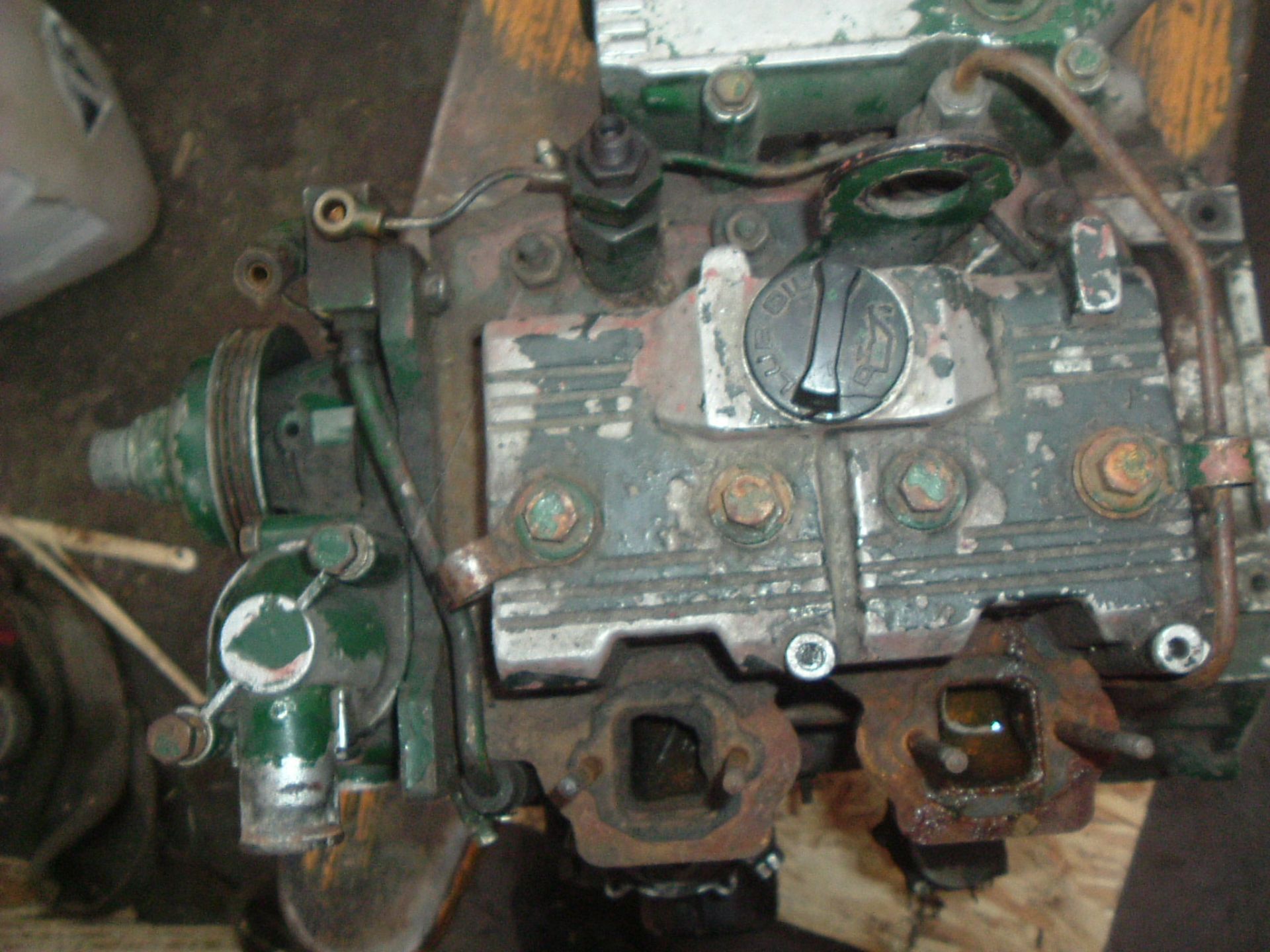 DIESEL TWIN CYLINDER AIR COOLED NARROW BOAT DONKEY ENGINE, NEEDS HELP, NEW AGE DELTA 20 GEARBOX - Image 3 of 4