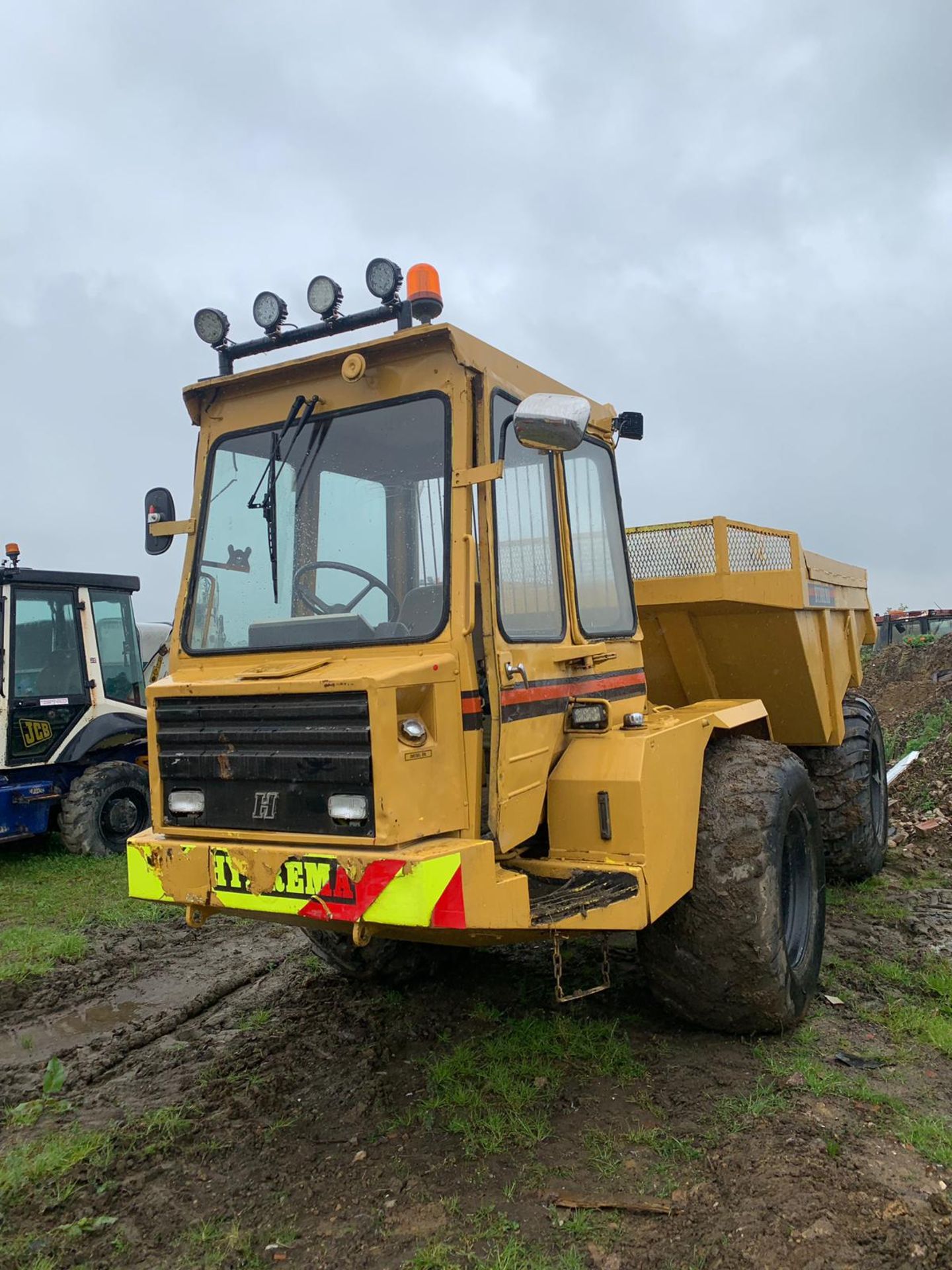 HYDREMA 10 TON REAR TIP DIESEL DUMPER, RUNS, WORKS AND TIPS, SHOWING 1048 ENGINE HOURS *PLUS VAT* - Image 4 of 13