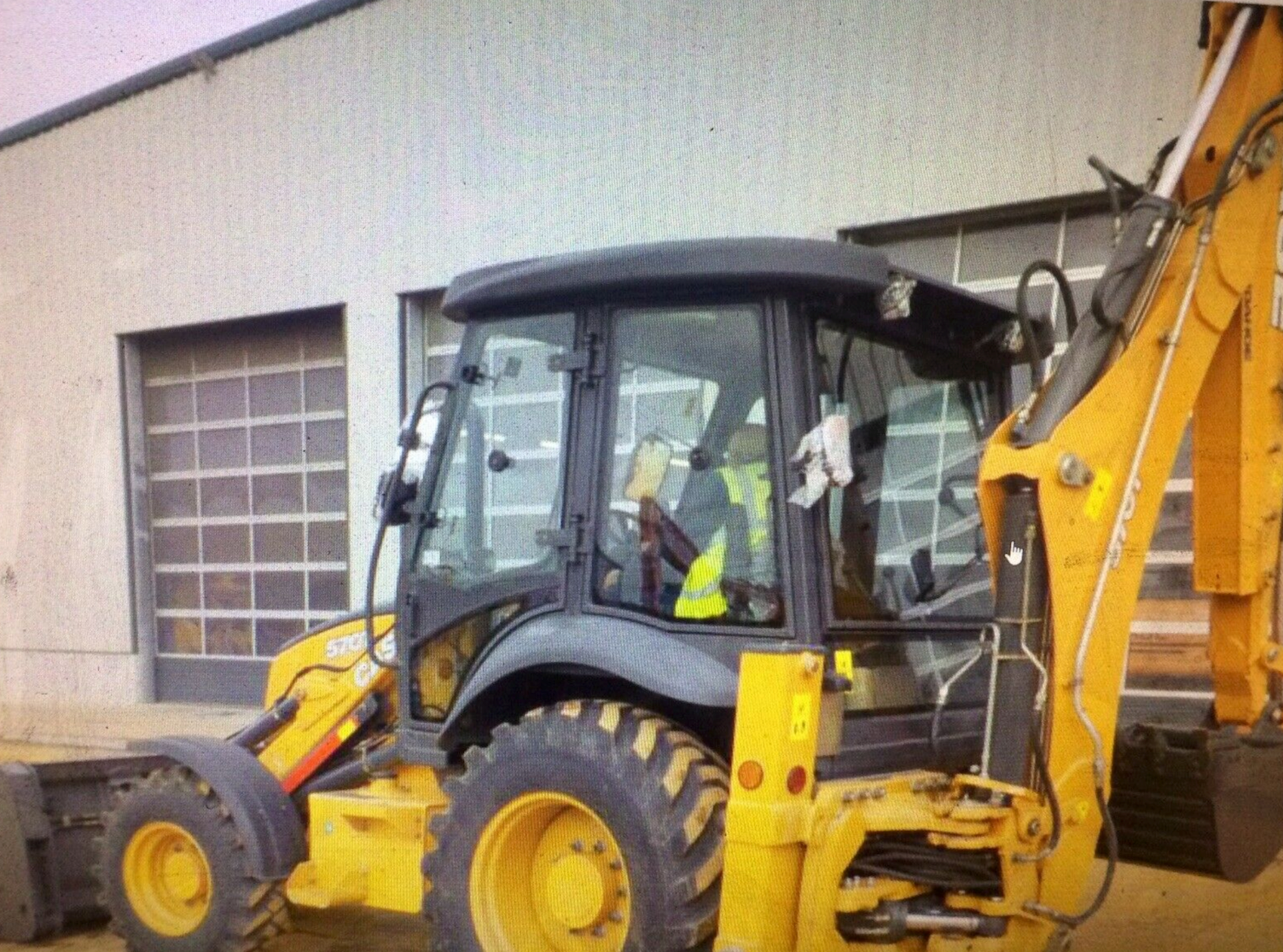 2019 CASE 570T BACKHOE LOADER DIGGER - Image 2 of 3