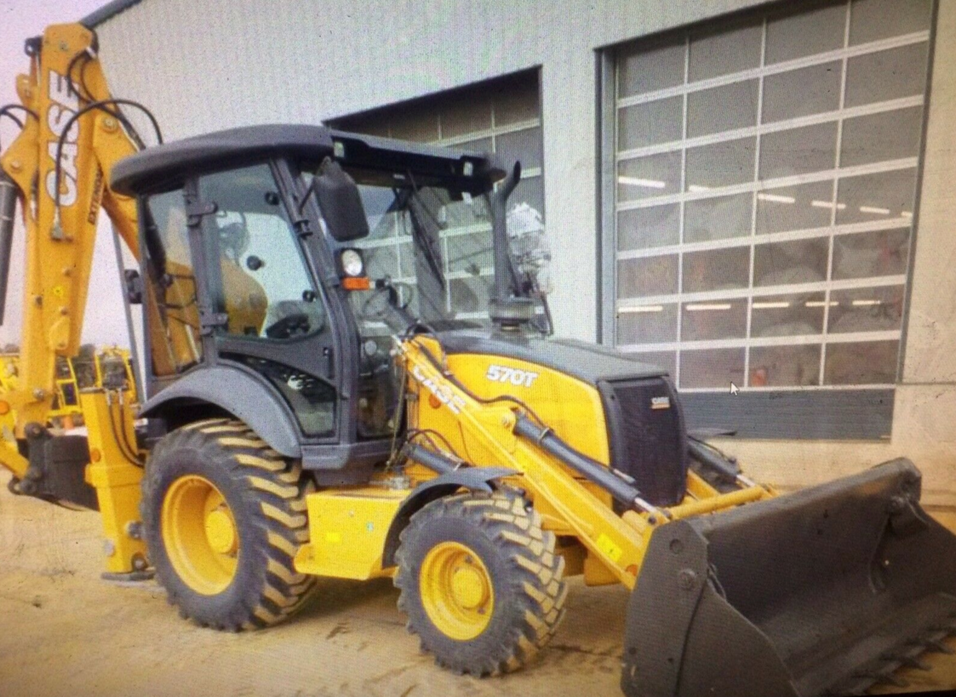 2019 CASE 570T BACKHOE LOADER DIGGER