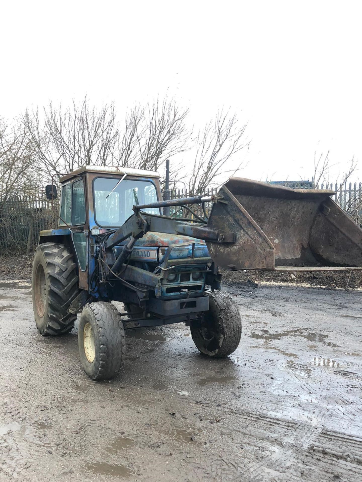 LEYLAND 272 LOADER TRACTOR, RUNS AND WORKS, 3 POINT LINKAGE WITH PICK UP HITCH *NO VAT* - Image 2 of 5