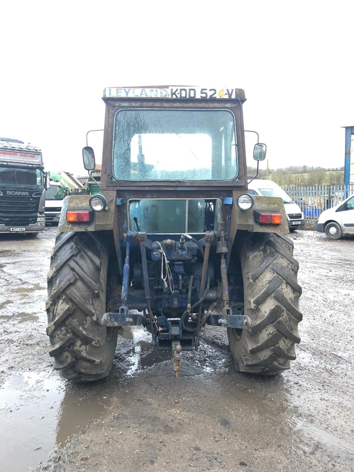 LEYLAND 272 LOADER TRACTOR, RUNS AND WORKS, 3 POINT LINKAGE WITH PICK UP HITCH *NO VAT* - Image 4 of 5