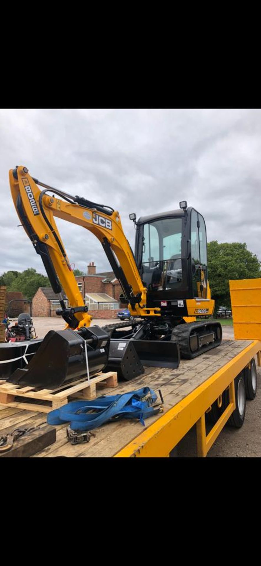 BRAND NEW & UNUSED JCB 8026 CTS TRACKED CRAWLER MINI EXCAVATOR / DIGGER - C/W 3 X BUCKETS *PLUS VAT* - Image 10 of 12