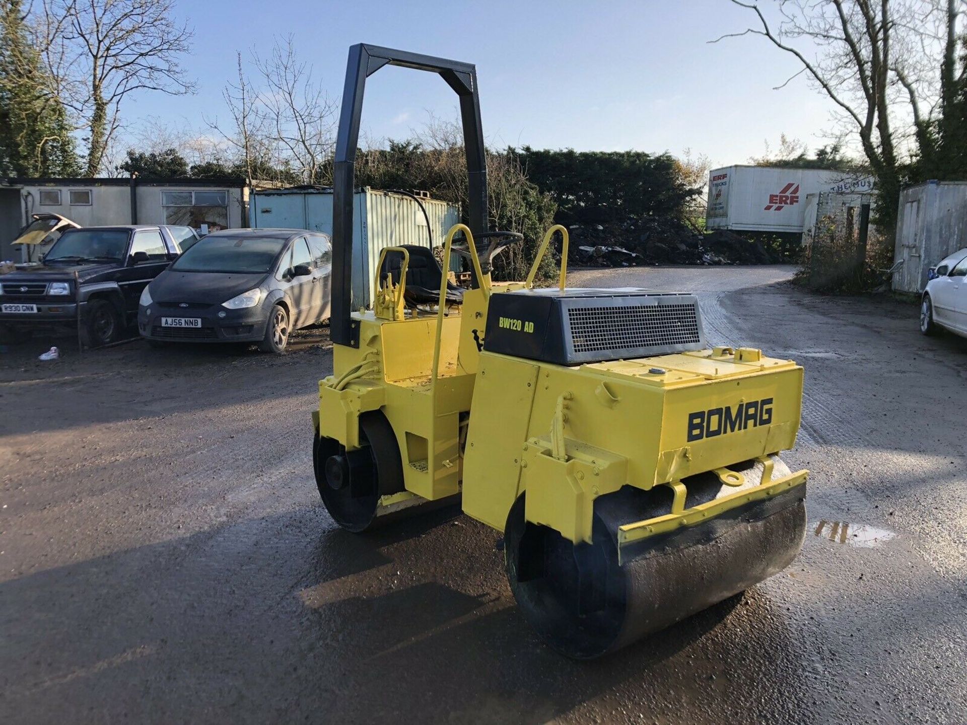 1998 BOMAG BW120 VIBRATING RIDE ON ROLLER COMPACTOR, RUNS AND WORKS *PLUS VAT* - Image 2 of 4