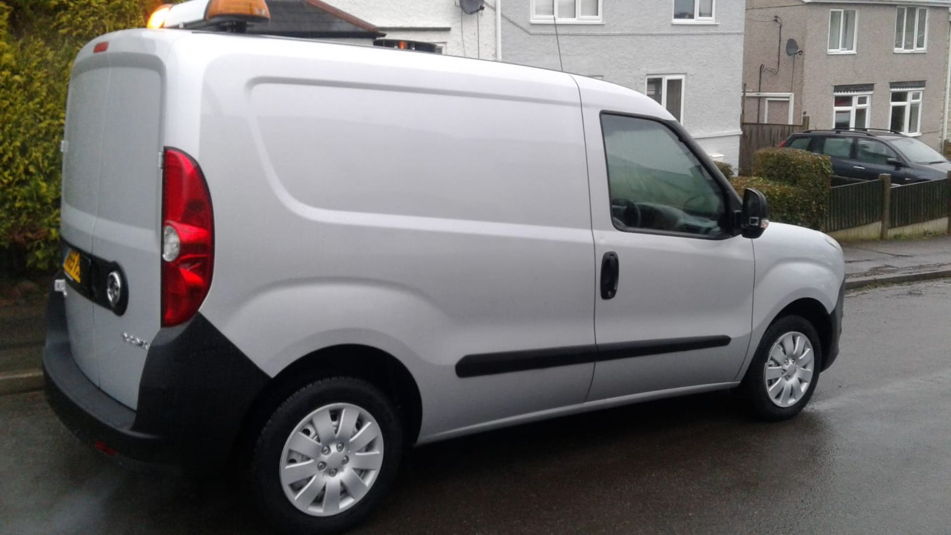 2015 VAUXHALL COMBO VAN -AIR CON + SUPER LOW MILES JUST 21,700 MILES !! ! - Image 2 of 12