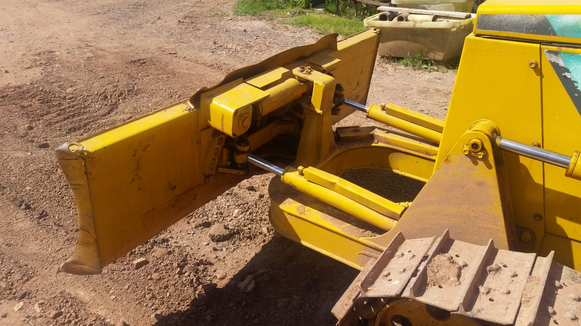 MITSUBISHI BD2G II DOZER, WITH 6 WAY BLADE IN WORKING CONDITION *NO VAT* - Image 8 of 9