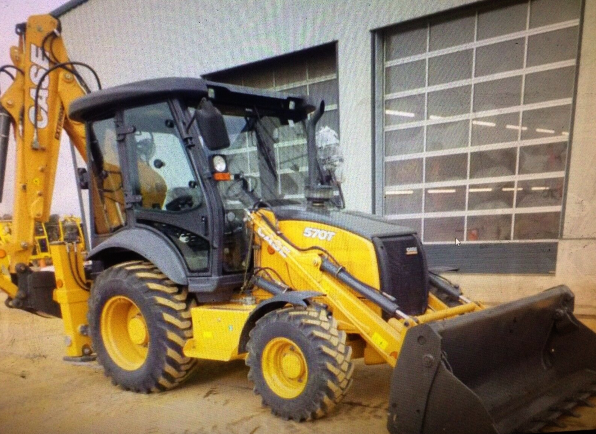2019 CASE 570T BACKHOE LOADER DIGGER 4WD PIPED 4 IN ONE BRAND NEW ! - Image 3 of 4