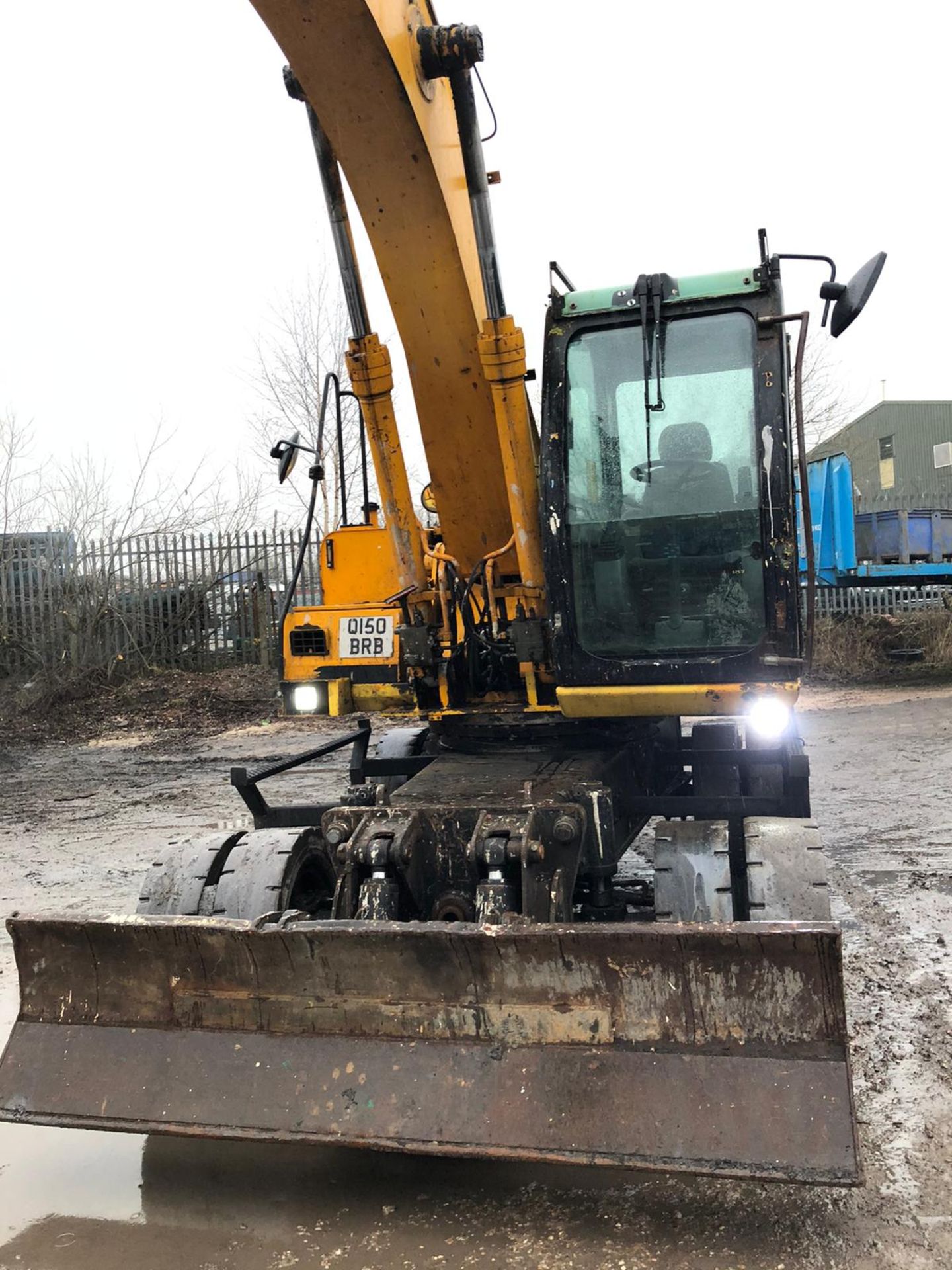 JCB JS160W WHEELED EXCAVATOR WITH GRAB, SHOWING 8800 HOURS, RUNS, WORKS AS IT SHOULD *PLUS VAT* - Image 4 of 6