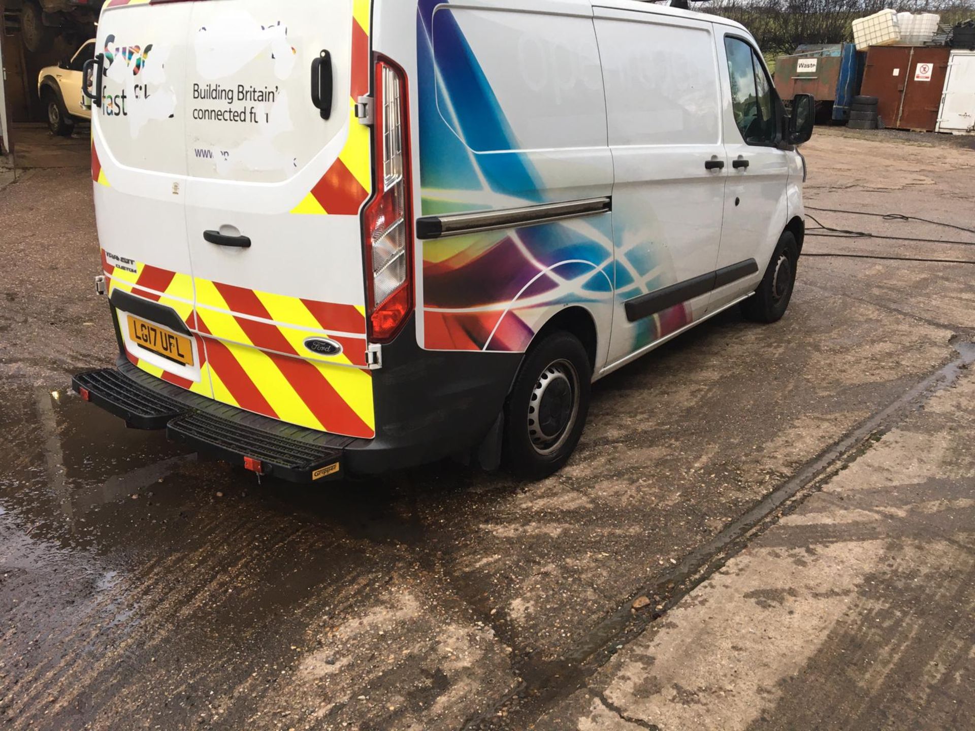 2017/17 REG FORD TRANSIT CUSTOM 310 2.0 DIESEL WHITE PANEL VAN, SHOWING 0 FORMER KEEPERS *PLUS VAT* - Image 7 of 9