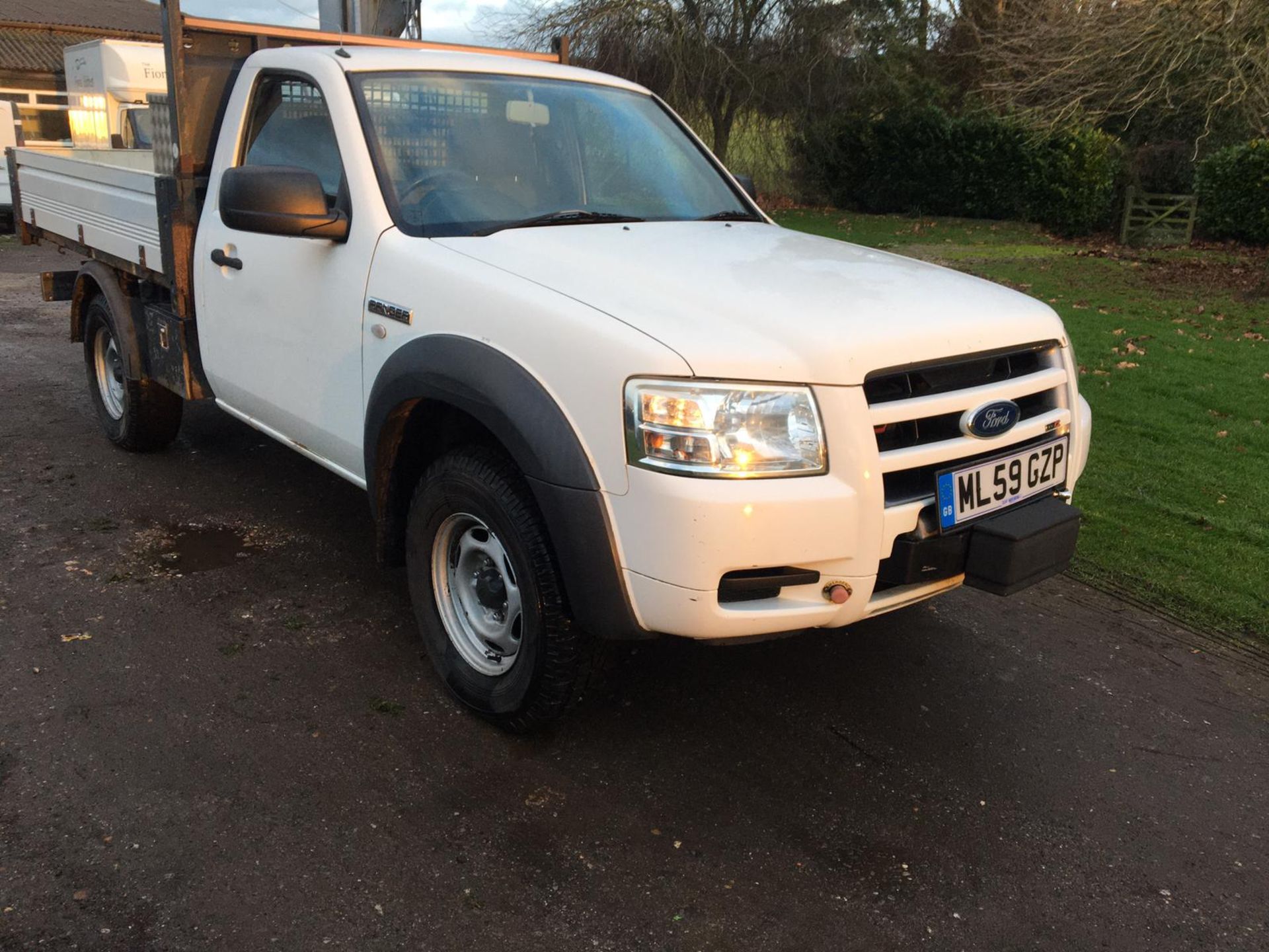 2009/59 REG FORD RANGER TDCI 2.5 DIESEL WHITE 4X4 TIPPER, SHOWING 0 FORMER KEEPERS *PLUS VAT*