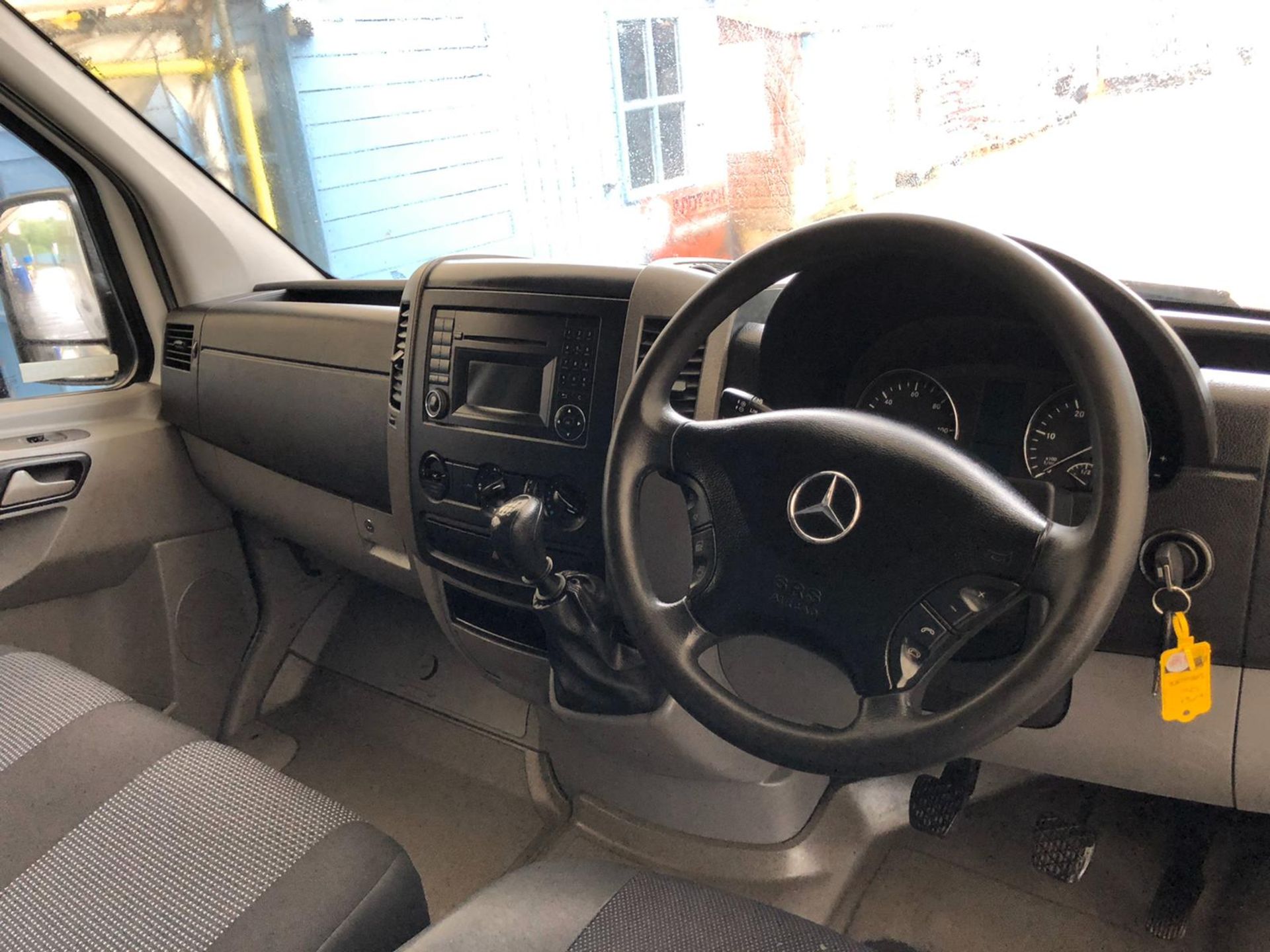 2011/61 REG MERCEDES-BENZ SPRINTER 313 CDI 2.2 DIESEL WHITE PANEL VAN, SHOWING 2 FORMER KEEPERS - Image 11 of 14