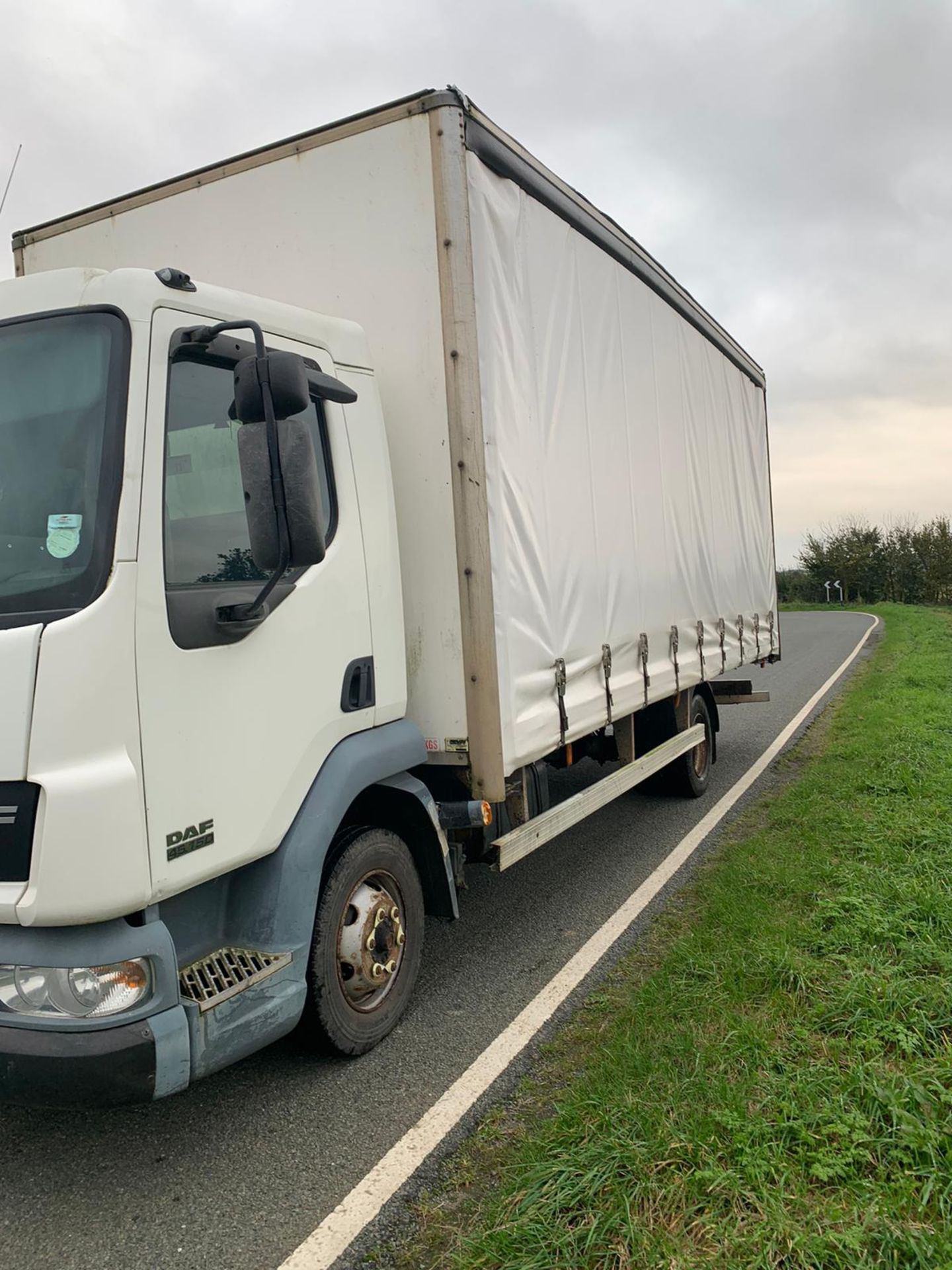 2006/06 REG DAF FA LF45.150 CURTAIN SIDED 7.5 TON TWIN WHEEL BOX LORRY *NO VAT* - Image 4 of 19