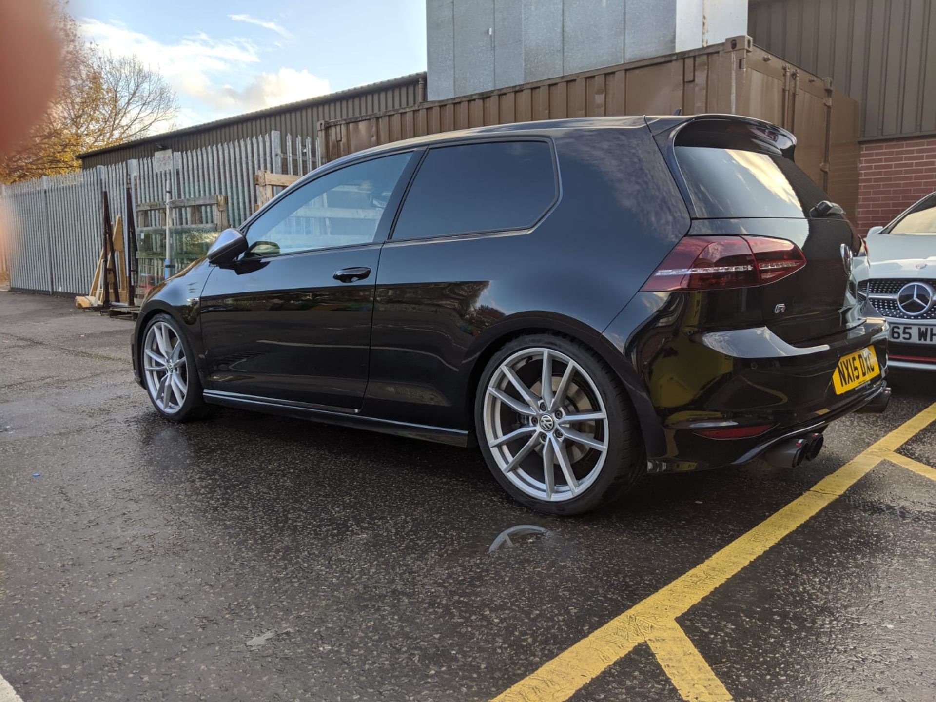 2015/15 REG VOLKSWAGEN GOLF R DSG 2.0 PETROL BLACK 3 DOOR HATCHBACK - FULL-SERVICE HISTORY *NO VAT* - Image 3 of 13